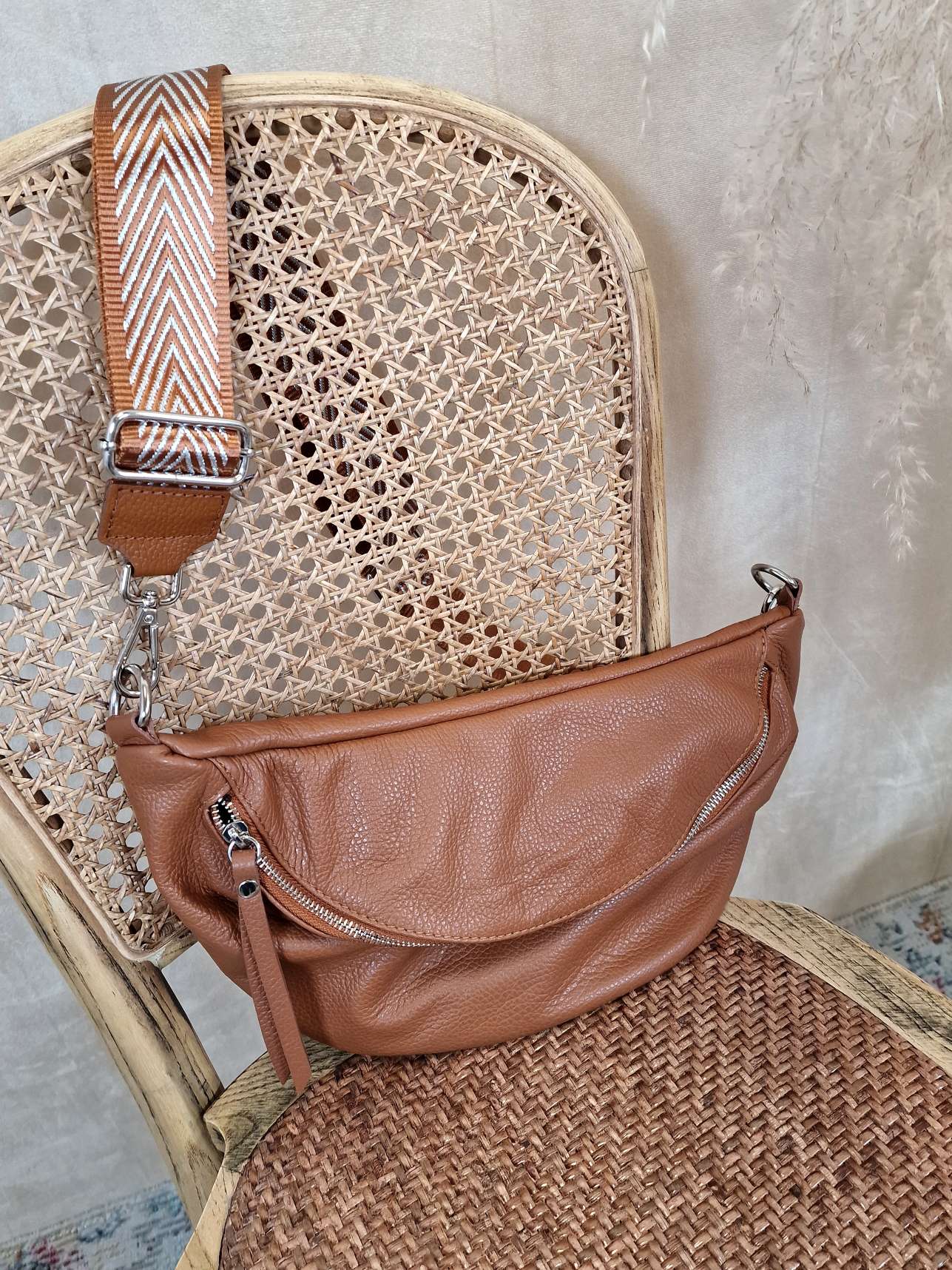 XXL BAUCHTASCHE VERDA COGNAC SILBER mit Zusatzgurt Made in Italy Ledertasche echt Leder XXL BAUCHTASCHE VERDA COGNAC SILBER mit Zusatzgurt Made in Italy Ledertasche echt Leder