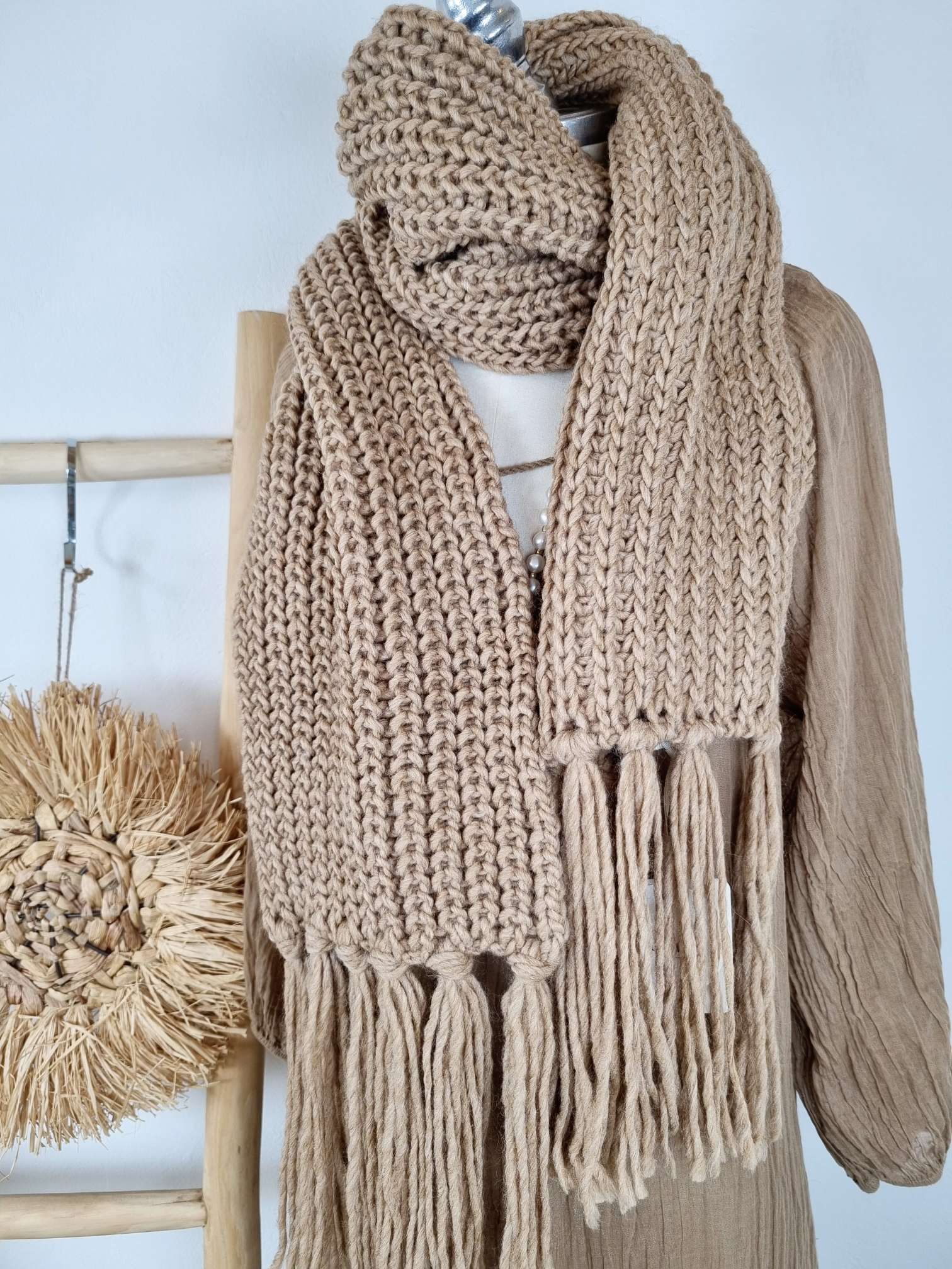 EDLER SCHAL SCARF BELLADONNA CAMEL Made in Italy kuscheliger weicher Strick Schal Fransen EDLER SCHAL SCARF BELLADONNA CAMEL Made in Italy kuscheliger weicher Strick Schal Fransen