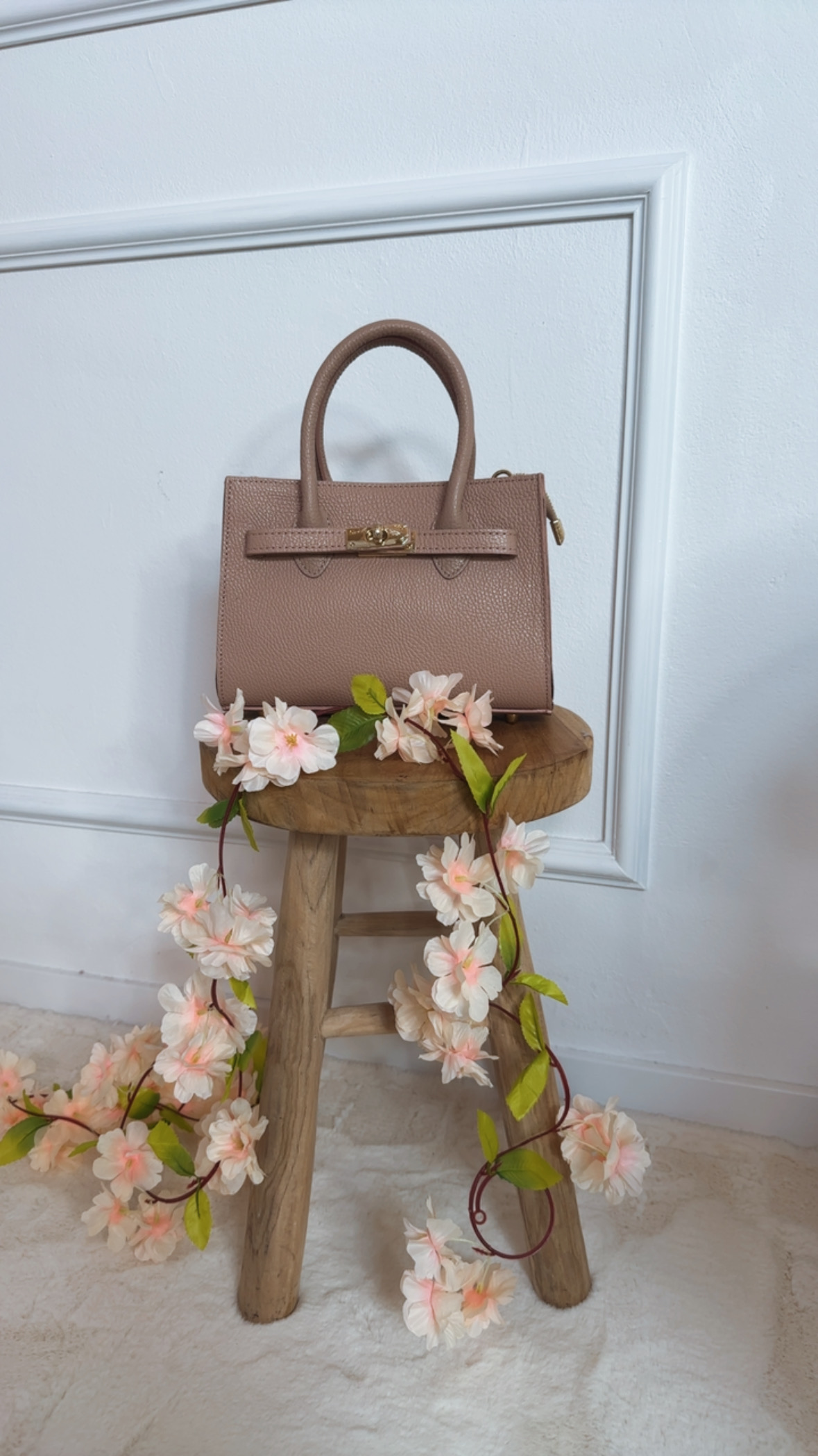 ✨ Mini-Ledertasche Carmelita Drehverschluss – kompakt & luxuriös Made in Italy