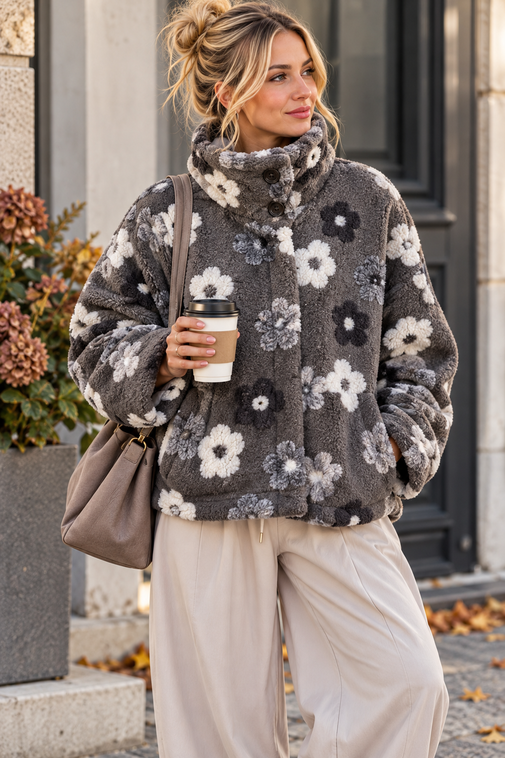 Exklusive Teddyjacke mit 3D-Blüten TJ0193 I Made in Itlay 34-42