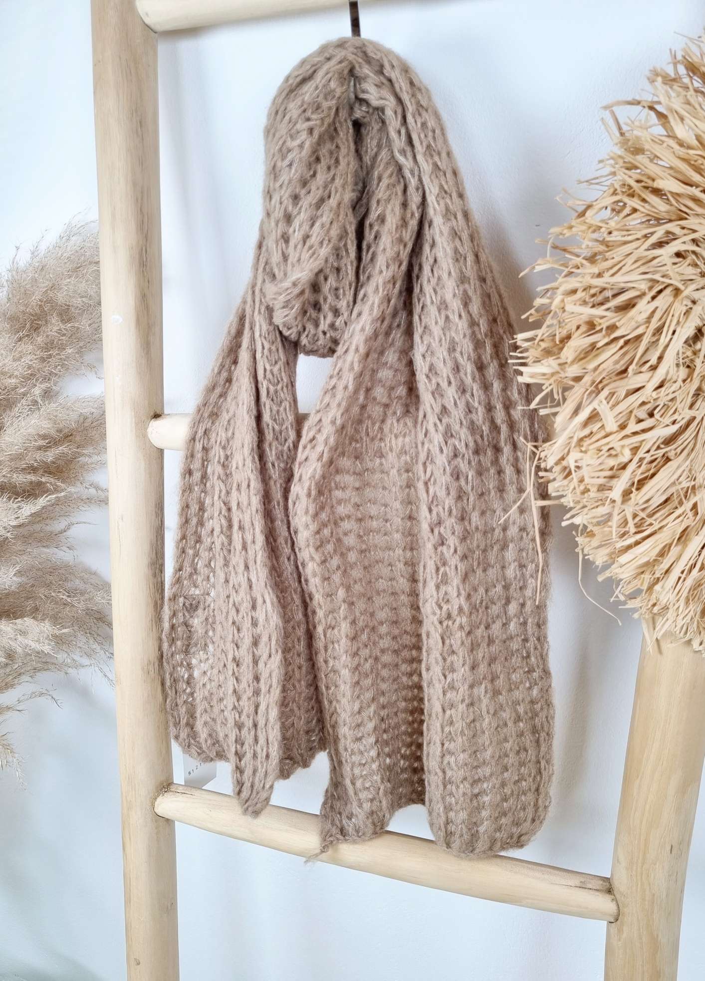 EDLER KUSCHEL SCHAL NEBRASKA Made in Italy leichter Strickschal aus Wolle Scarf versch. Farben EDLER KUSCHEL SCHAL NEBRASKA Made in Italy leichter Strickschal aus Wolle Scarf versch. Farben