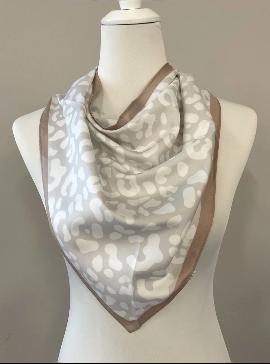 DREIECKSTUCH  LEO SIMBABWE Tuch Schal Nickituch Leo-Design