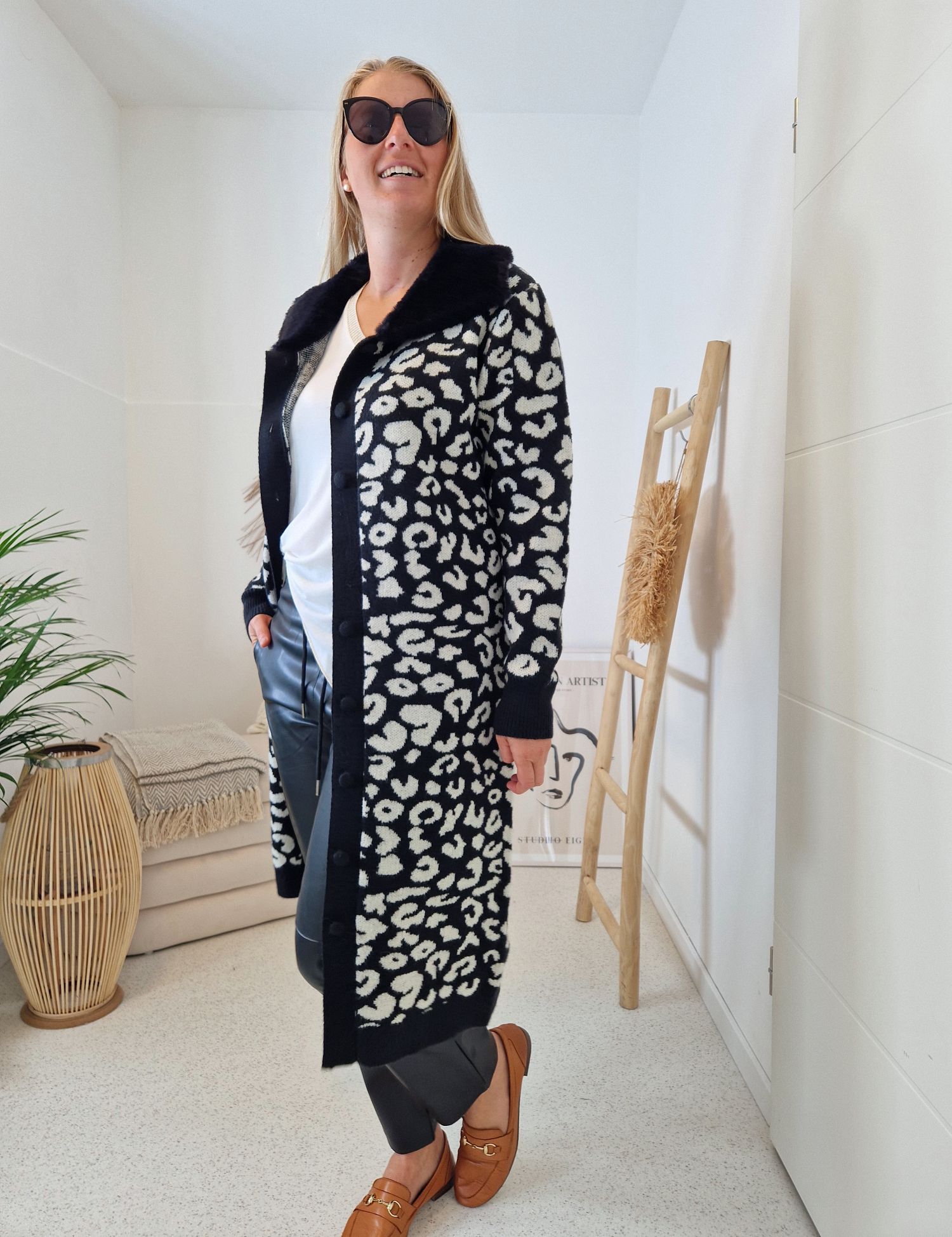 LUXURY KNIT COAT MIRINA LEO SCHWARZ 34-42 Strickmantel Mantel Cardigen Italy Kollektion LUXURY KNIT COAT MIRINA LEO SCHWARZ 34-42 Strickmantel Mantel Cardigen Italy Kollektion