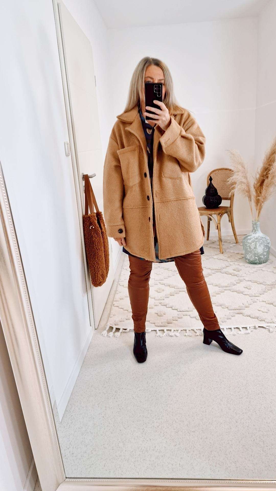 WOLL MANTEL KURZ SANDRO CAMEL 34-42 Made in Italy Winter Jacke Fleece COAT WOLL MANTEL KURZ SANDRO CAMEL 34-42 Made in Italy Winter Jacke Fleece COAT