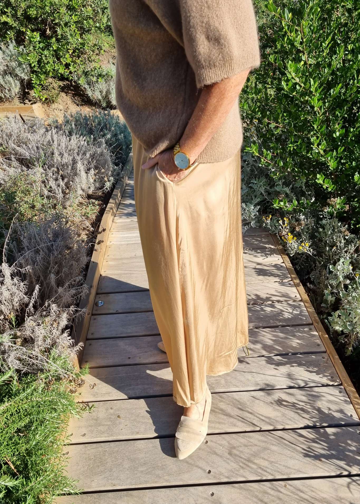 EDLER SILK SKIRT ERIKA CAMEL Satin Rock Seiden Mix Made in Italy Sommerhose 34-40 EDLER SILK SKIRT ERIKA CAMEL Satin Rock Seiden Mix Made in Italy Sommerhose 34-40