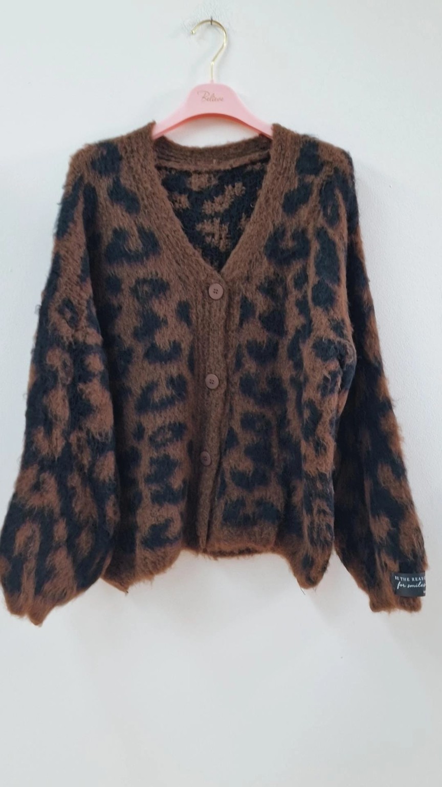 Strickjacke Leo mit Patch – Fashion Must-have SJ0194 I Made in Italy 34-42