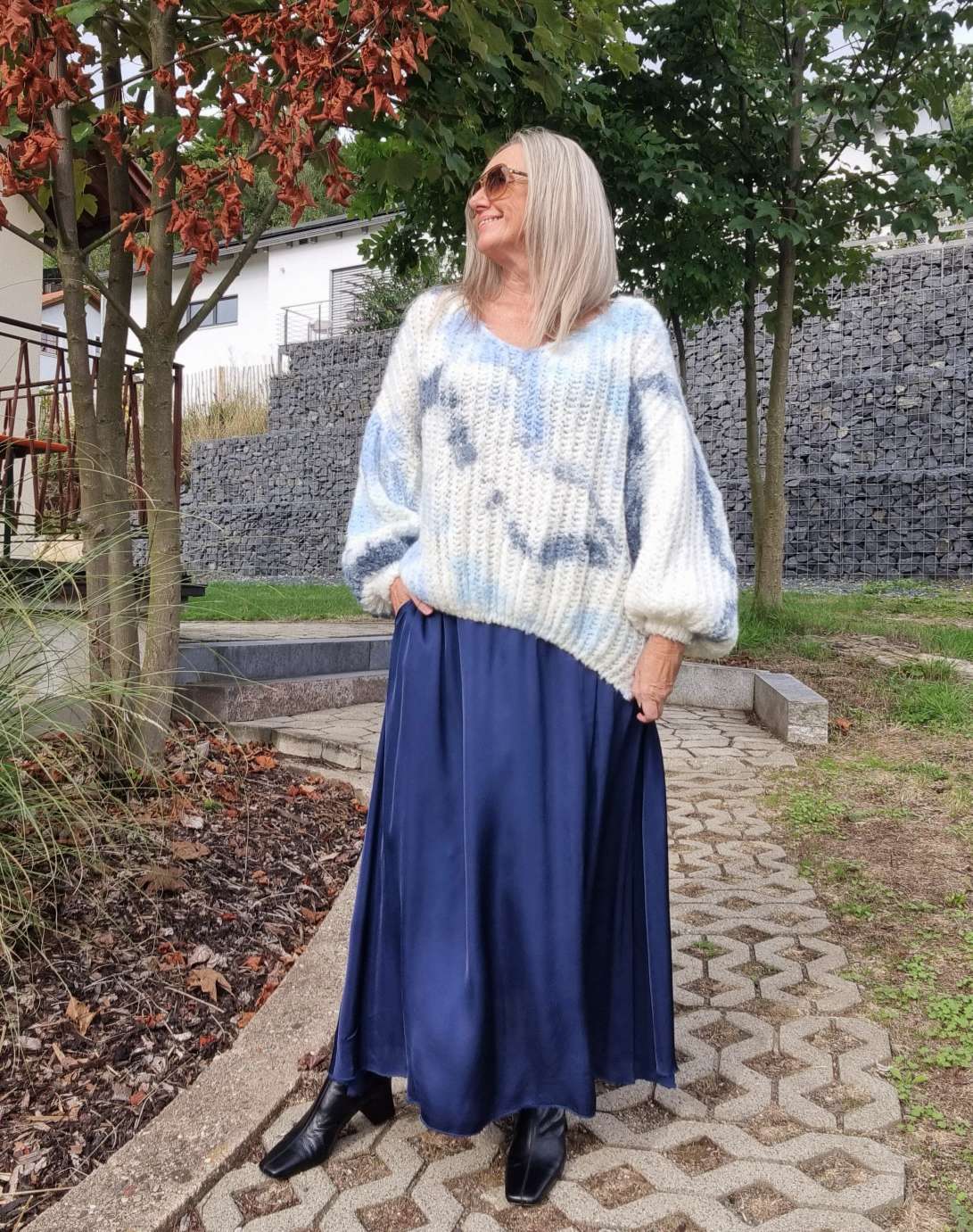 EDLER SILK SKIRT ERIKA BLAU Satin Rock Seiden Mix Made in Italy Sommerhose 34-40 EDLER SILK SKIRT ERIKA BLAU Satin Rock Seiden Mix Made in Italy Sommerhose 34-40