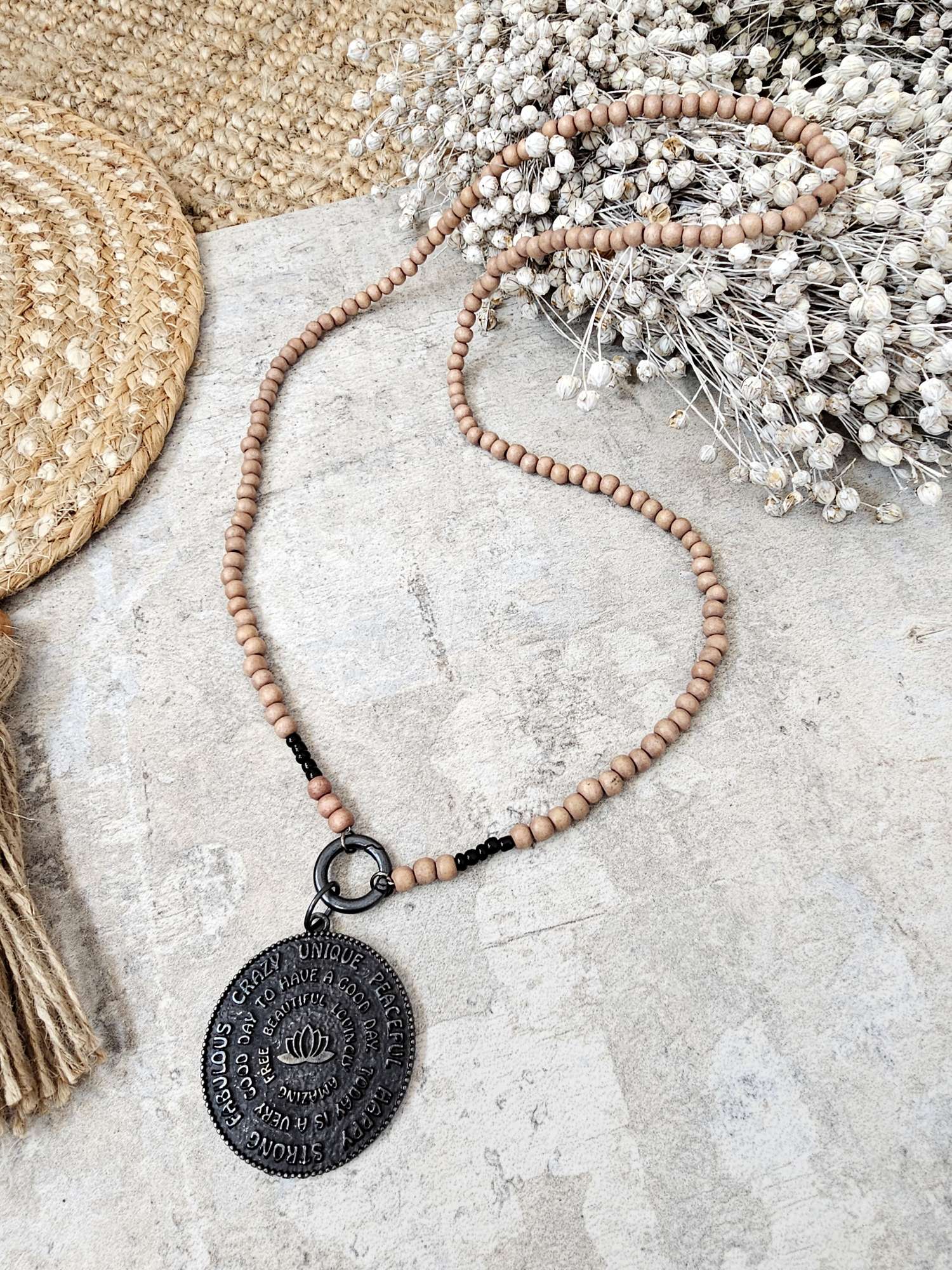 EXKLUSIVE LANGE KETTE LOTUS BLACKBEAUTY L MILKY AKAZIENHOLZ PERLEN BRAUN Anhänger schwarz