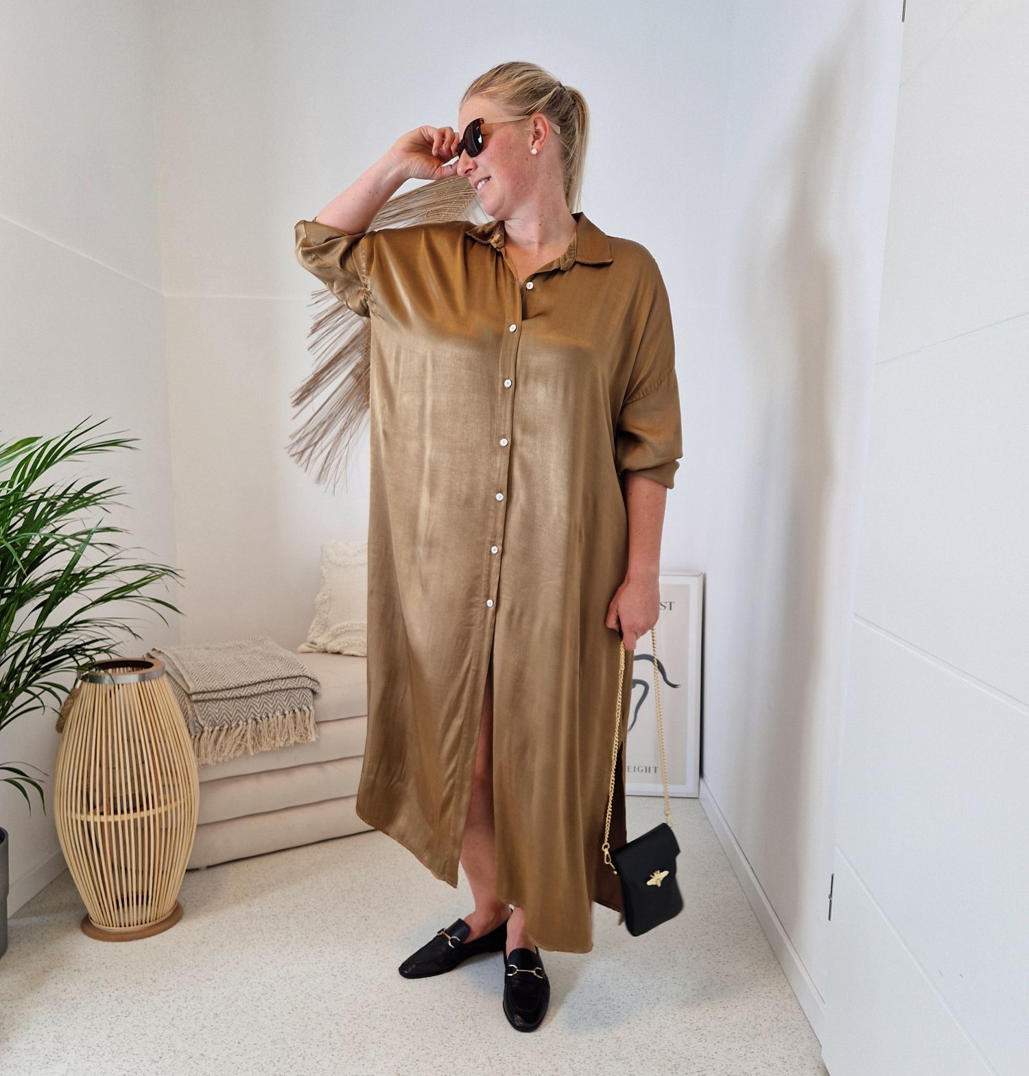 BLUSENKLEID NORA CAMEL 34-42/44 Made in Italy Oversize Maxi Kleid Mantel DRESS Satin Optik BLUSENKLEID NORA CAMEL 34-42/44 Made in Italy Oversize Maxi Kleid Mantel DRESS Satin Optik