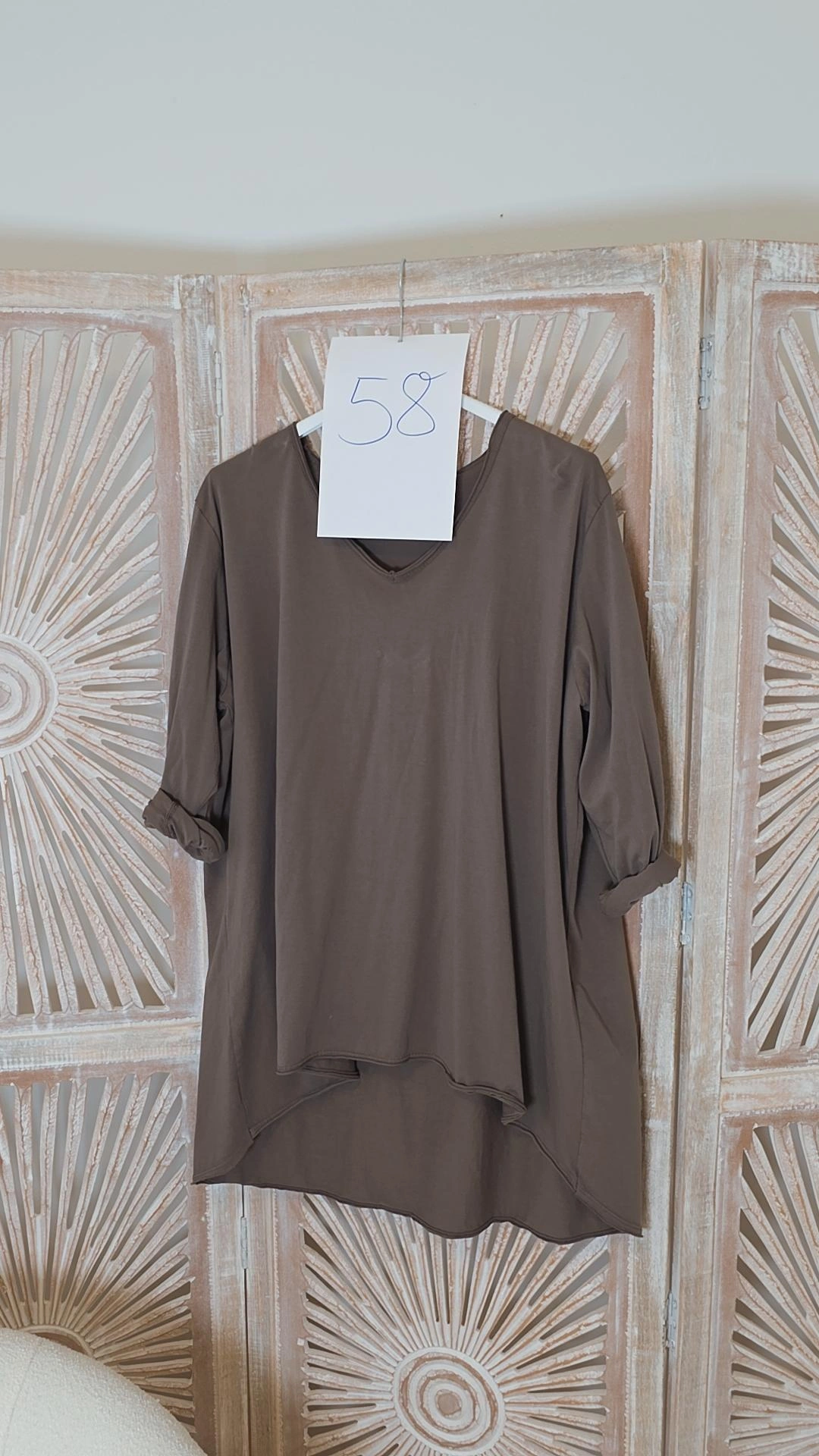 EINZELSTÜCK LANGARM-SHIRT OLIVE V-Ausschnitt 58