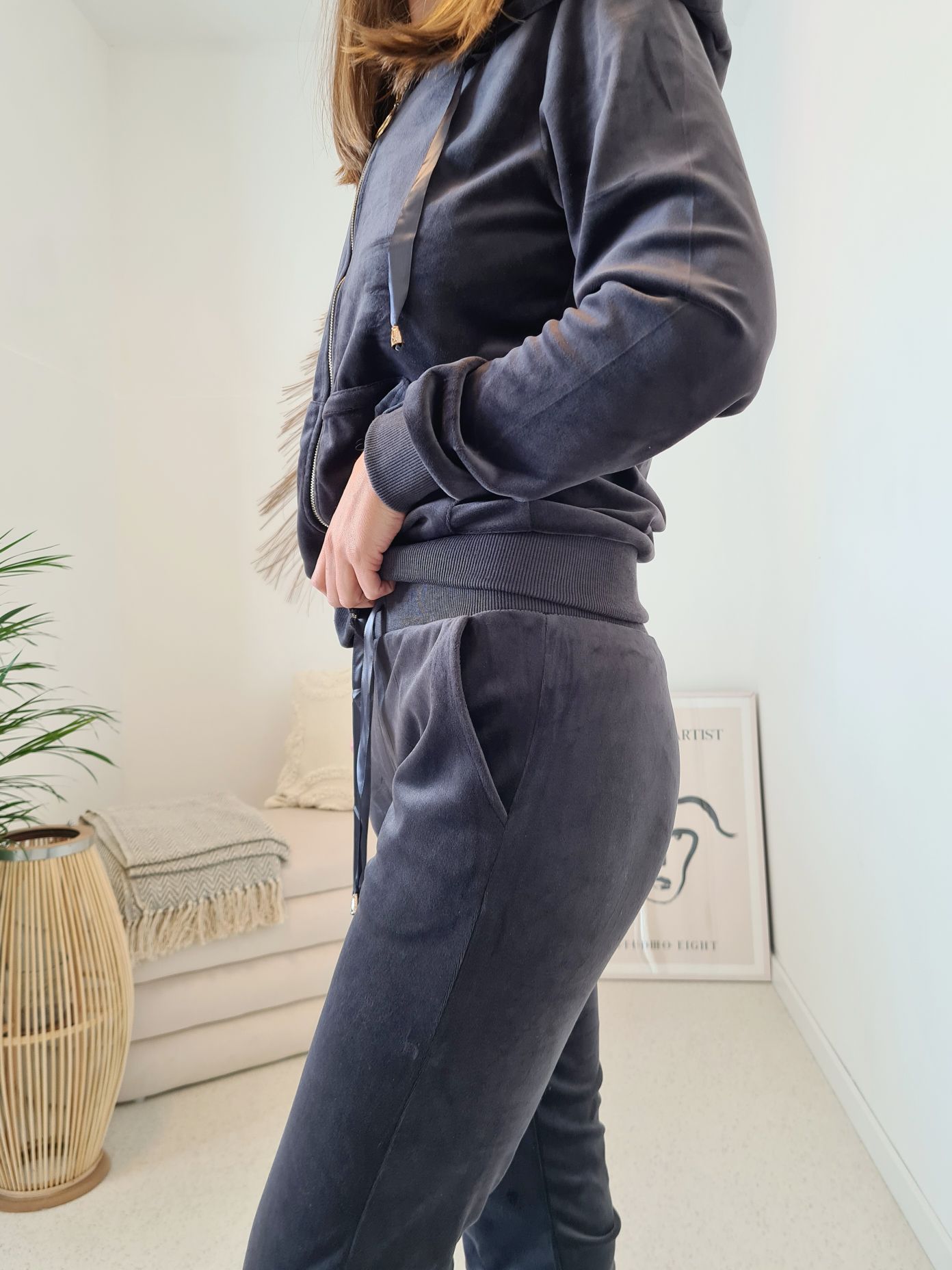 BASIC NICKI ANZUG VIOLA ANTHRAZIT - VARIANTENARTIKEL Freizeitanzug Jogginganzug Loungewear Hausanzug Homewear BASIC NICKI ANZUG VIOLA ANTHRAZIT - VARIANTENARTIKEL Freizeitanzug Jogginganzug Loungewear Hausanzug Homewear