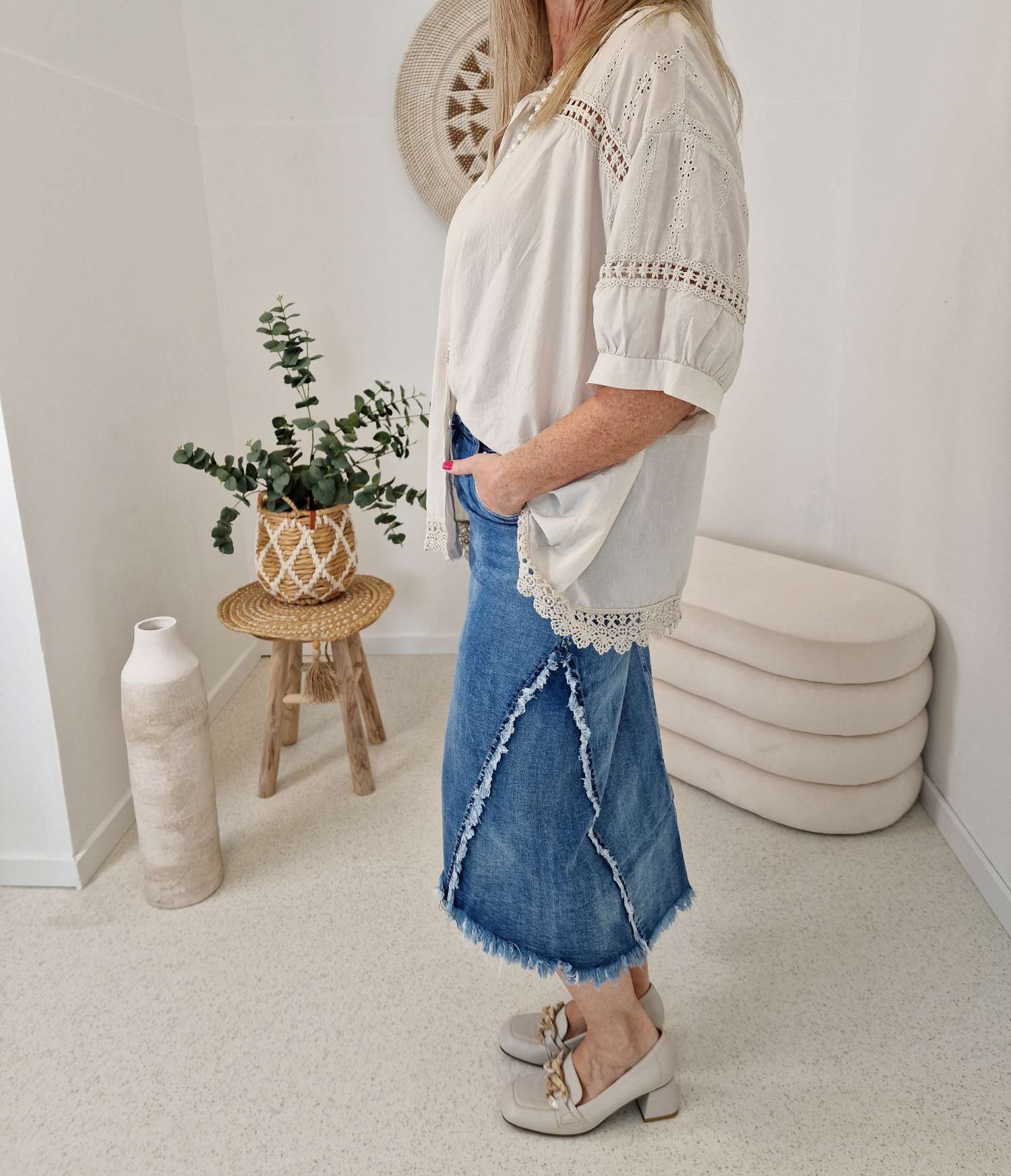 EDLE BLUSE LENNY BEIGE 36 - 42 Made in Italy Spitze Lochstickerei Kurzarm EDLE BLUSE LENNY BEIGE 36 - 42 Made in Italy Spitze Lochstickerei Kurzarm