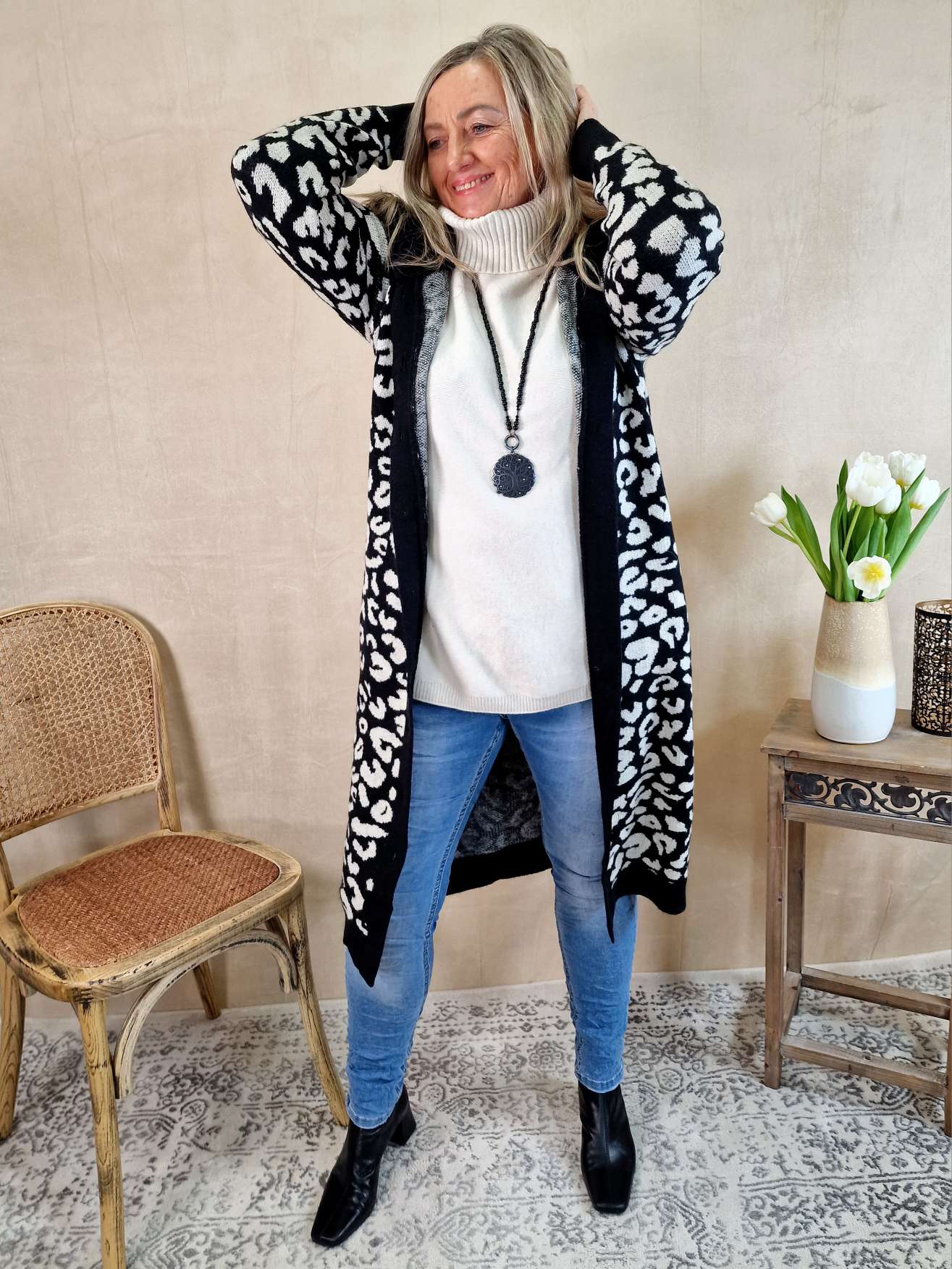 LUXURY KNIT COAT MIRINA LEO SCHWARZ 34-42 Strickmantel Mantel Cardigen Italy Kollektion LUXURY KNIT COAT MIRINA LEO SCHWARZ 34-42 Strickmantel Mantel Cardigen Italy Kollektion