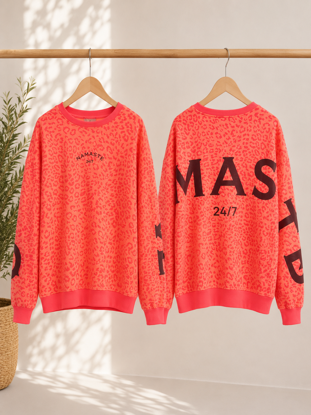 Sweatshirt „Namaste 24/7 LEO" – Made in Italy | One Size bis ca. Gr. 42