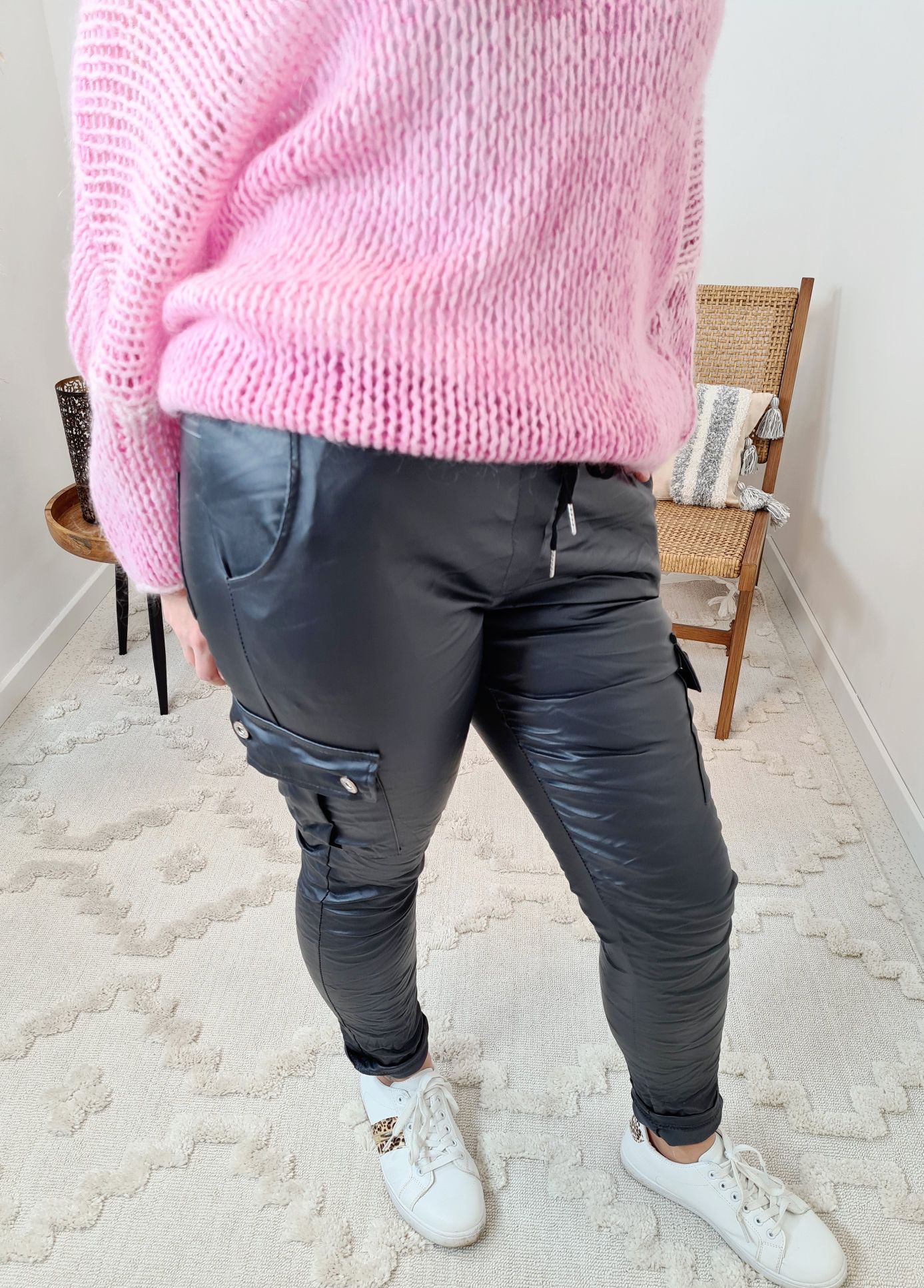 FAKE LEATHER CARGO JOGPANT CLEO ANTHRAZIT 34-40 Made in Italy Kunstleder Hose FAKE LEATHER CARGO JOGPANT CLEO ANTHRAZIT 34-40 Made in Italy Kunstleder Hose