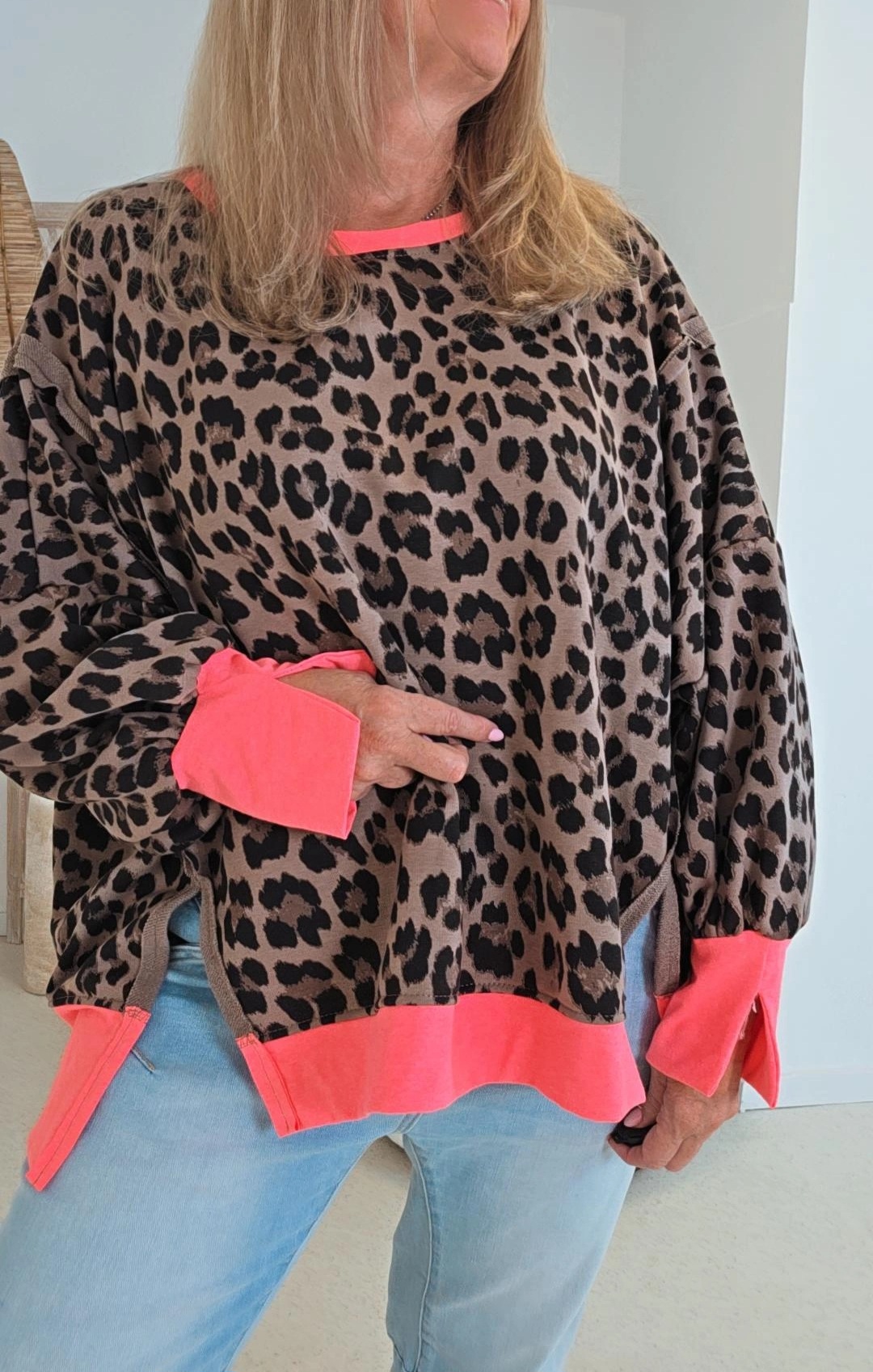 taupe-schwarz-taupe-neonpink