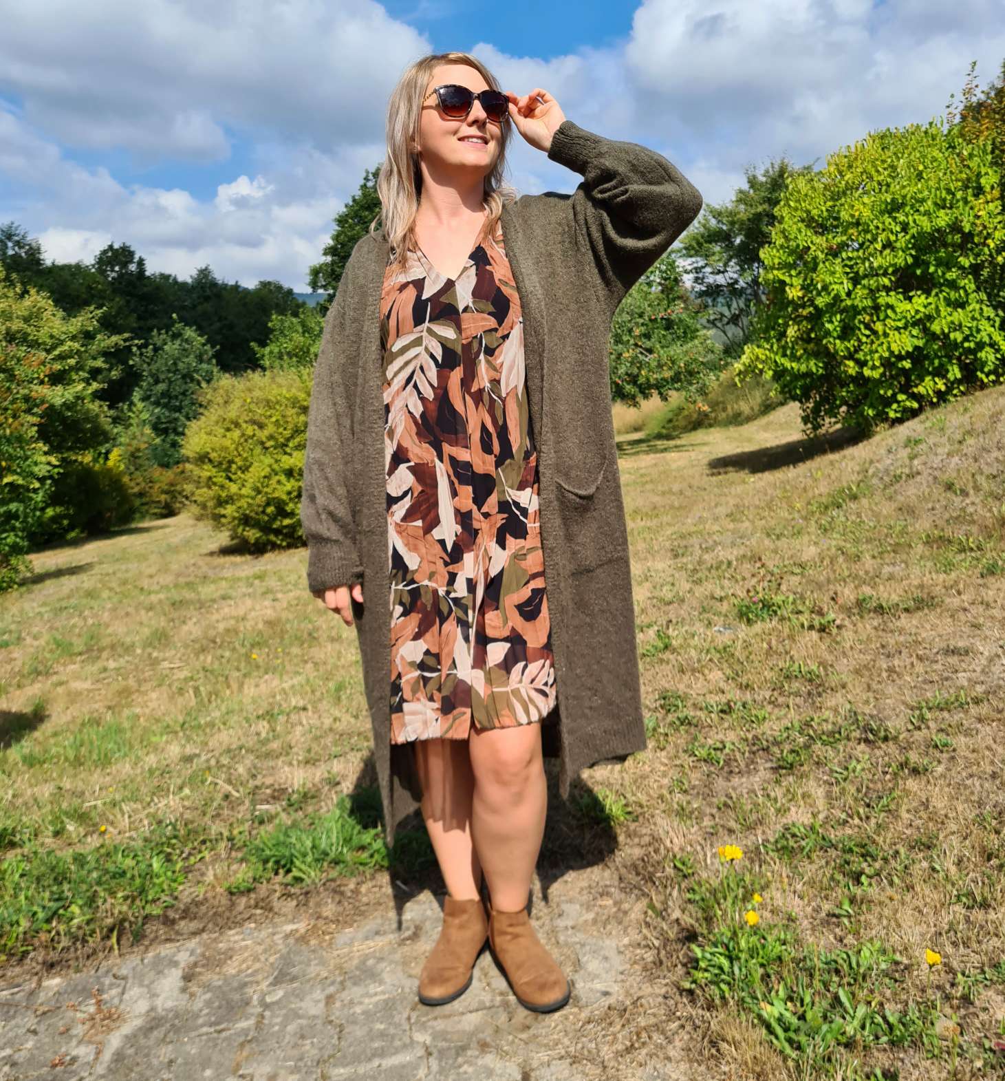 PLISSEE DRESS GINA LEAVES KHAKI 36-42 Made in Italy Plissee Herbst Kleid PLISSEE DRESS GINA LEAVES KHAKI 36-42 Made in Italy Plissee Herbst Kleid
