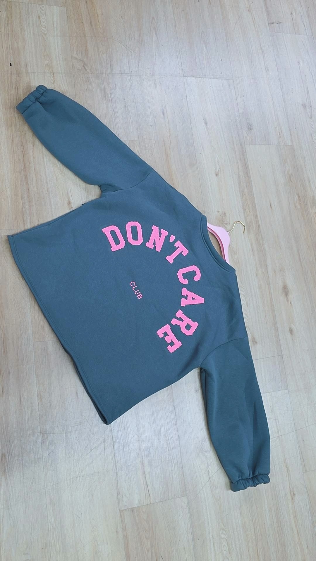 GRAU Oversize Sweatshirt „DON’T CARE CLUB“ – SW0125 I 34-42/44 I Made in Italy