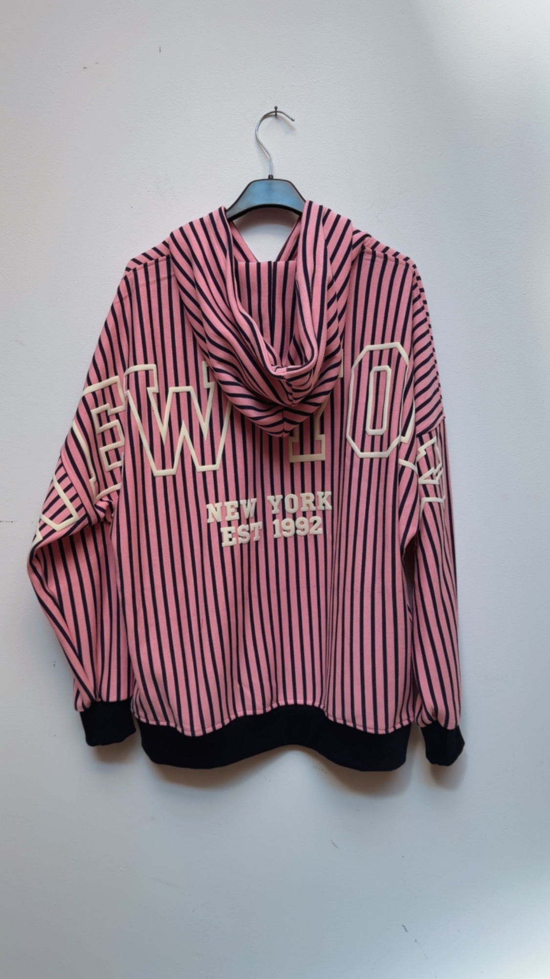 Hoodie Evania – New York Vibes im Streifen-Look Made in Italy 34-42/44