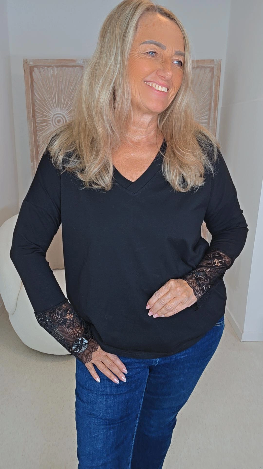 SHIRT RAMONA mit Spitze am Ärmel 34- 42/44 Made in Italy Longsleeve/Langarm mit V-Ausschnitt