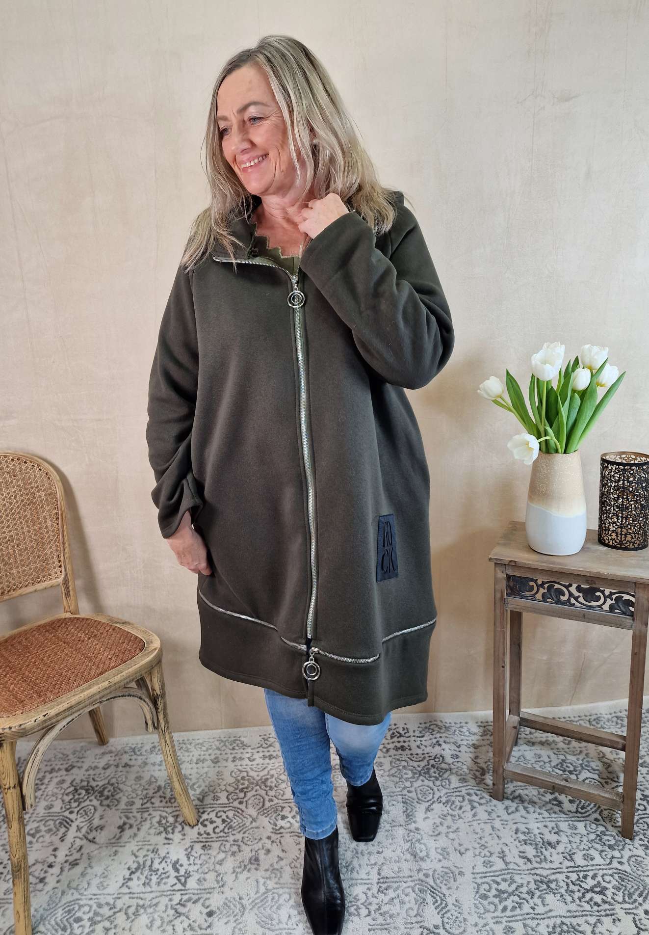 HOODIE SWEATER JACKE ANTONIA KHAKI 34-42 Made in Italy Oversize lange Sweatshirtjacke HOODIE SWEATER JACKE ANTONIA KHAKI 34-42 Made in Italy Oversize lange Sweatshirtjacke