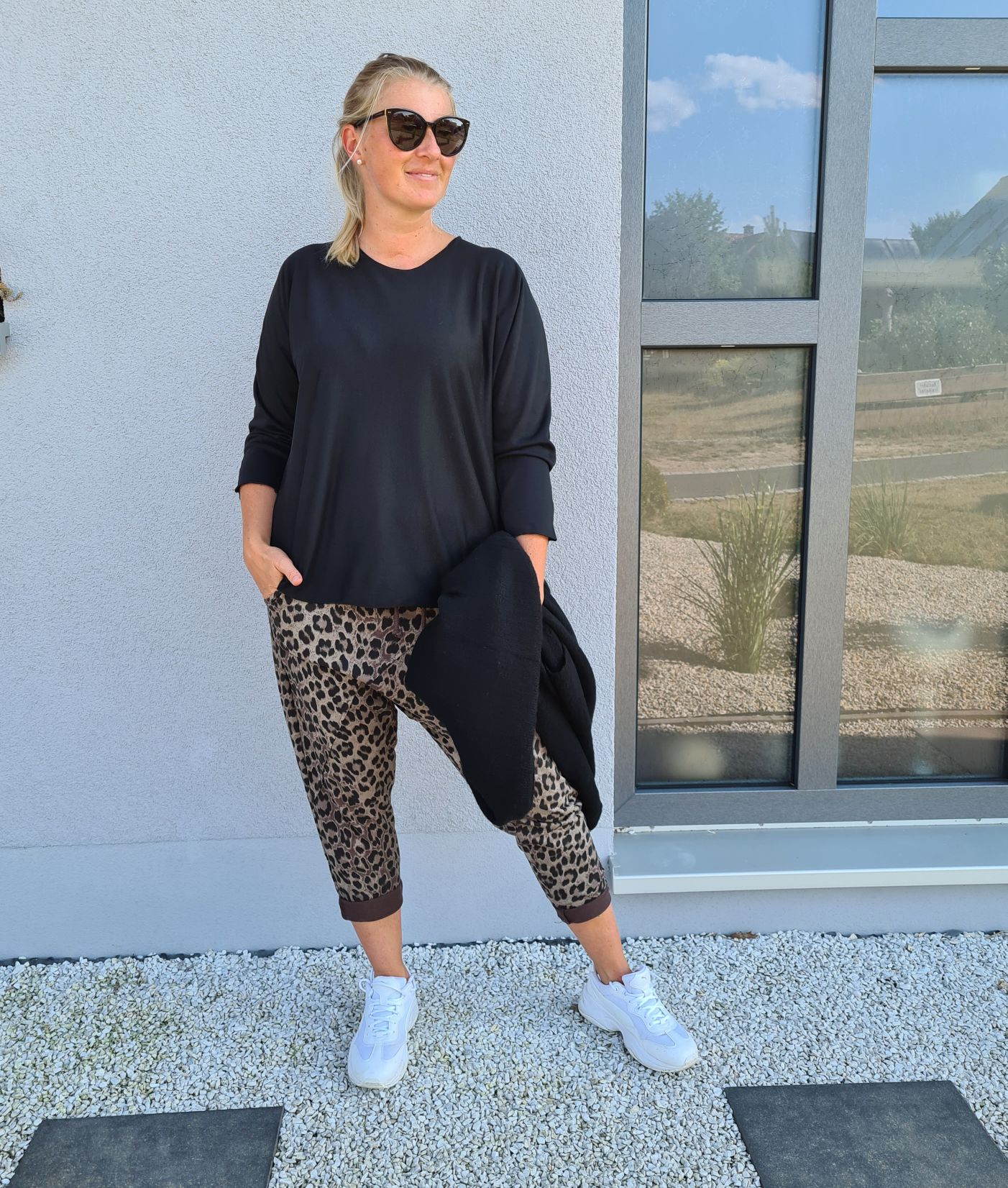 LEO BAGGY JOGPANT NALA SCHLAMM 36-42 Made in Italy Freizeit Hose Jogger Jogginghose PANT LEO BAGGY JOGPANT NALA SCHLAMM 36-42 Made in Italy Freizeit Hose Jogger Jogginghose PANT