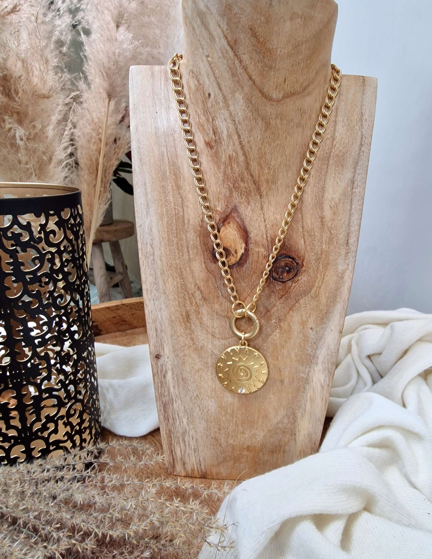 NECKLACE VIVA LA VIDA GOLD SHINY kurze Kette Amulett NECKLACE VIVA LA VIDA GOLD SHINY kurze Kette Amulett