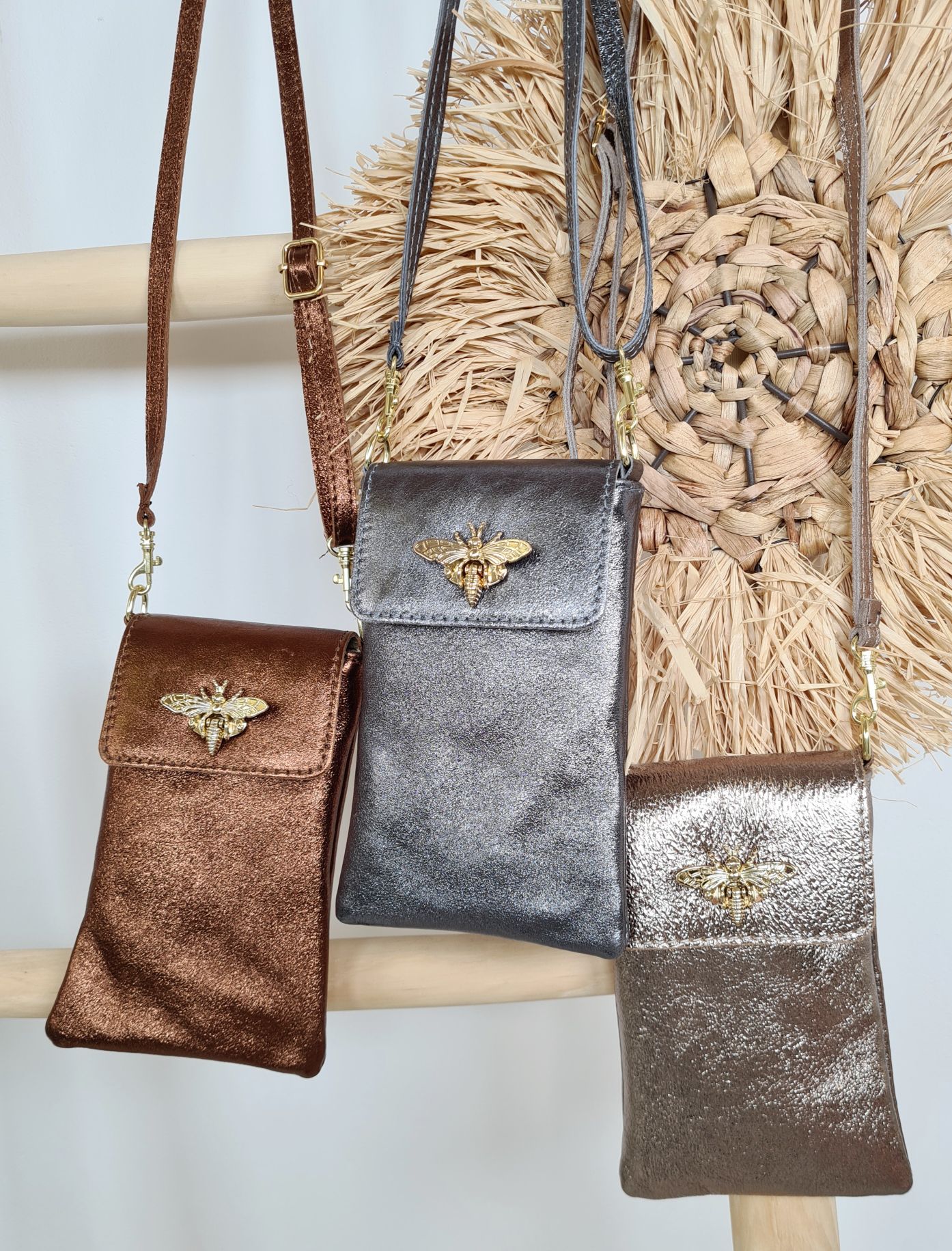 HANDYTASCHE BIENE SMALL METALLIC Ledertasche Umhängetasche Made in Italy echt Leder Tasche versch. Farben HANDYTASCHE BIENE SMALL METALLIC Ledertasche Umhängetasche Made in Italy echt Leder Tasche versch. Farben