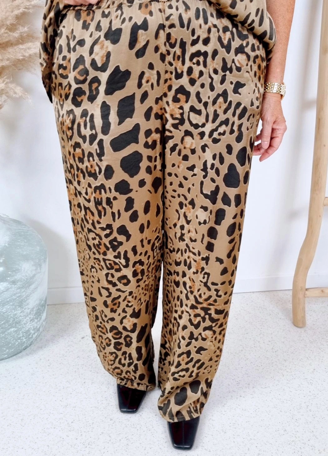 EDLE HOSE MORENA LEO BEIGE Hose Viskose Made in Italy Sommerhose 34-40 EDLE HOSE MORENA LEO BEIGE Hose Viskose Made in Italy Sommerhose 34-40