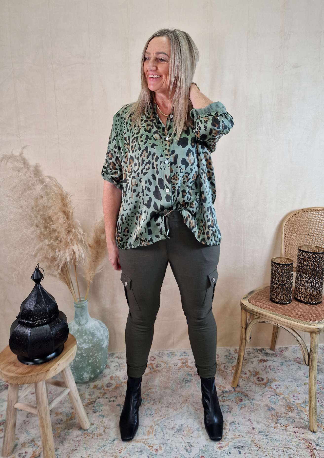 EDLE BLUSE MARY LEO KHAKI 34-40 Made in Italy Viskose Hemd Shirt EDLE BLUSE MARY LEO KHAKI 34-40 Made in Italy Viskose Hemd Shirt