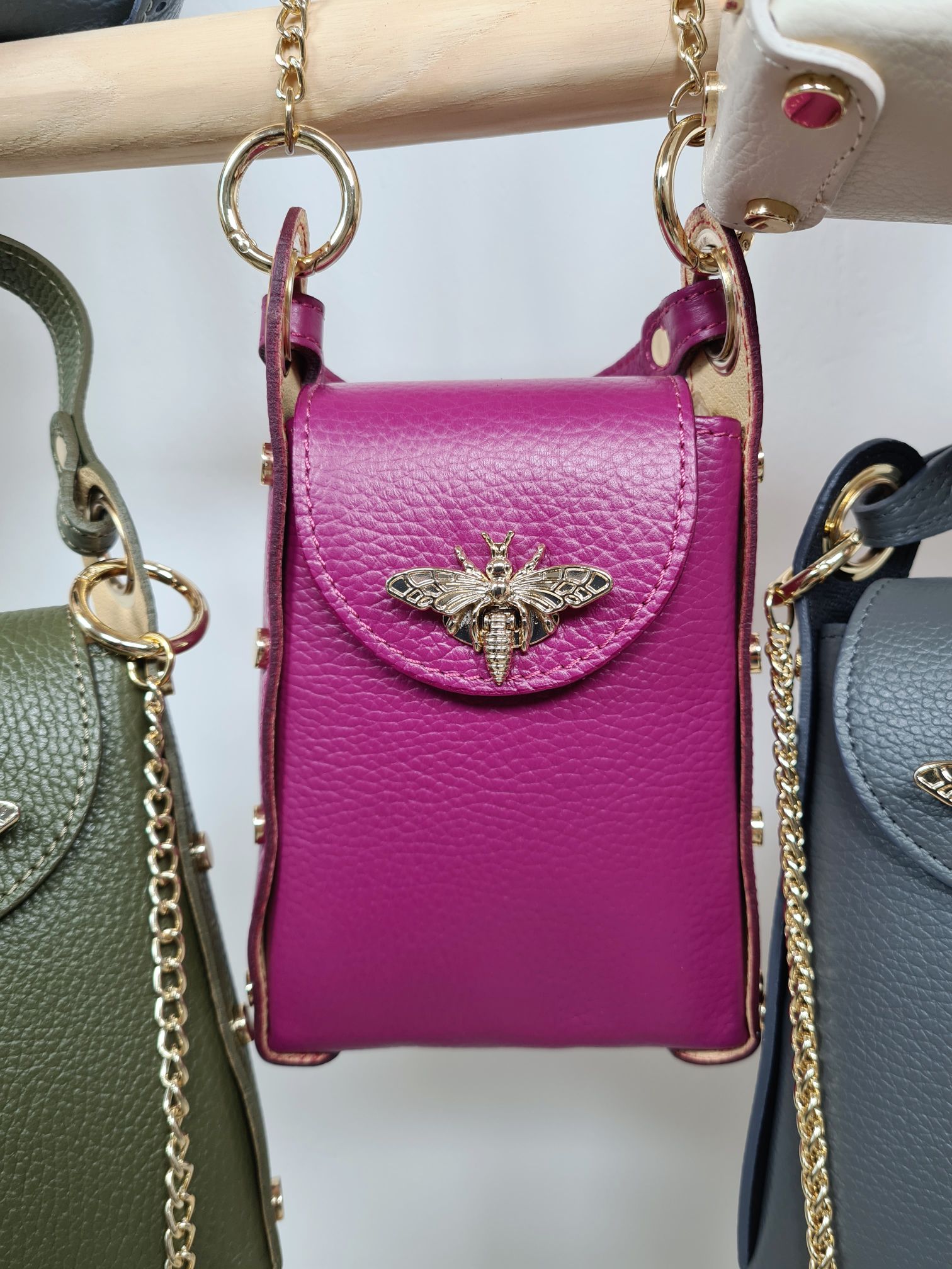 HANDYTASCHE BIENE BIG Made in Italy Ledertasche Umhängetasche Tasche echt Leder versch. Farben HANDYTASCHE BIENE BIG Made in Italy Ledertasche Umhängetasche Tasche echt Leder versch. Farben