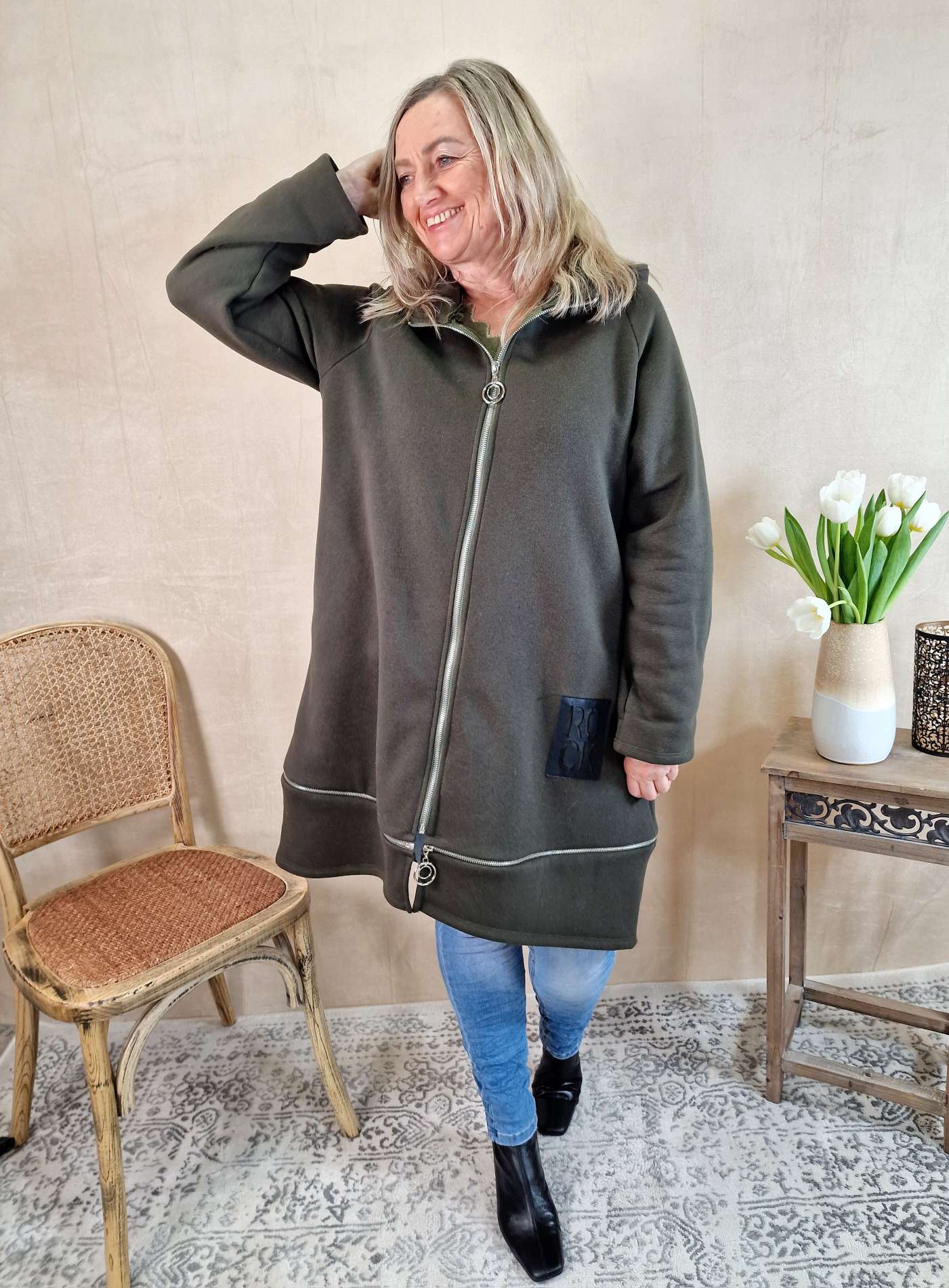 HOODIE SWEATER JACKE ANTONIA KHAKI 34-42 Made in Italy Oversize lange Sweatshirtjacke HOODIE SWEATER JACKE ANTONIA KHAKI 34-42 Made in Italy Oversize lange Sweatshirtjacke