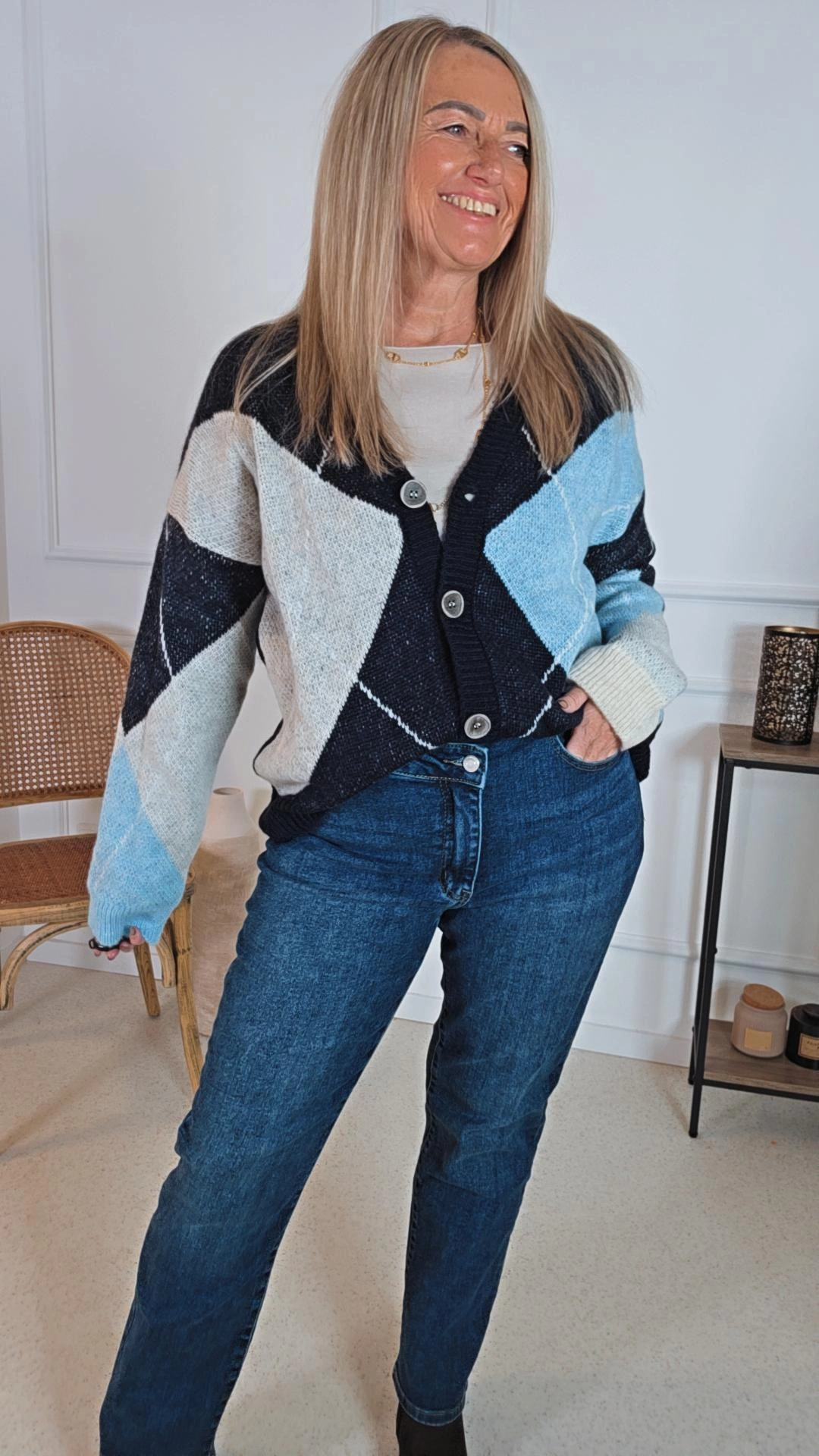 CARDIGAN MAIKE Grafisches Muster & V-Ausschnitt 34-44 Made in Italy Strickjacke Strickcardigan