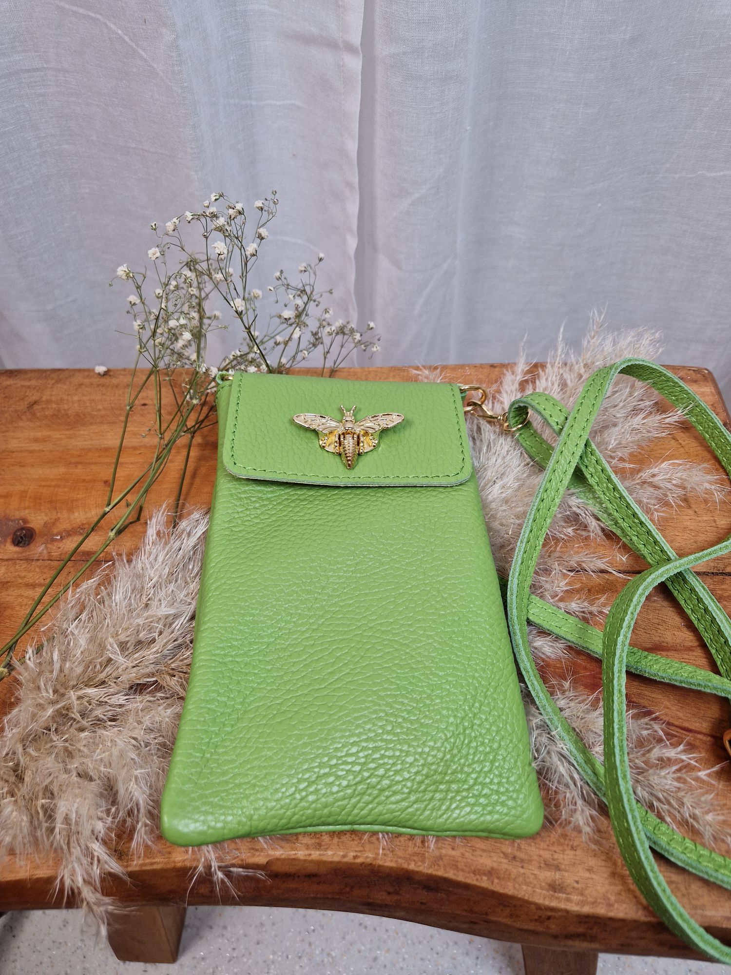 HANDYTASCHE BIENE SMALL LIGHT GREEN Ledertasche Umhängetasche Made in Italy echt Leder Tasche versch. Farbe