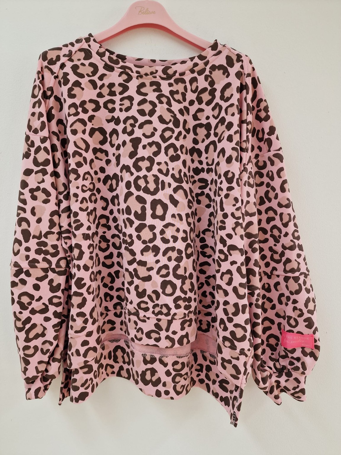 Leo Sweater mit Patch – SW0093 Made in Italy Gr 34-42
