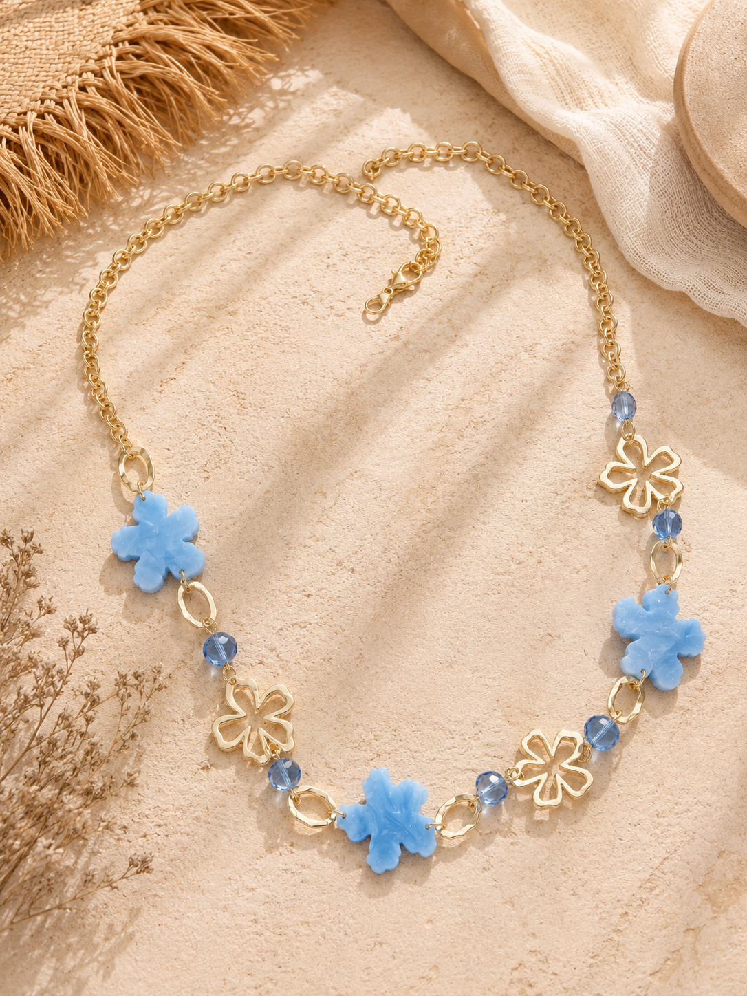 🌸 Kette „Blossom Glow“ – Feminine Eleganz mit Blütenzauber 🌸 in Goldoptik