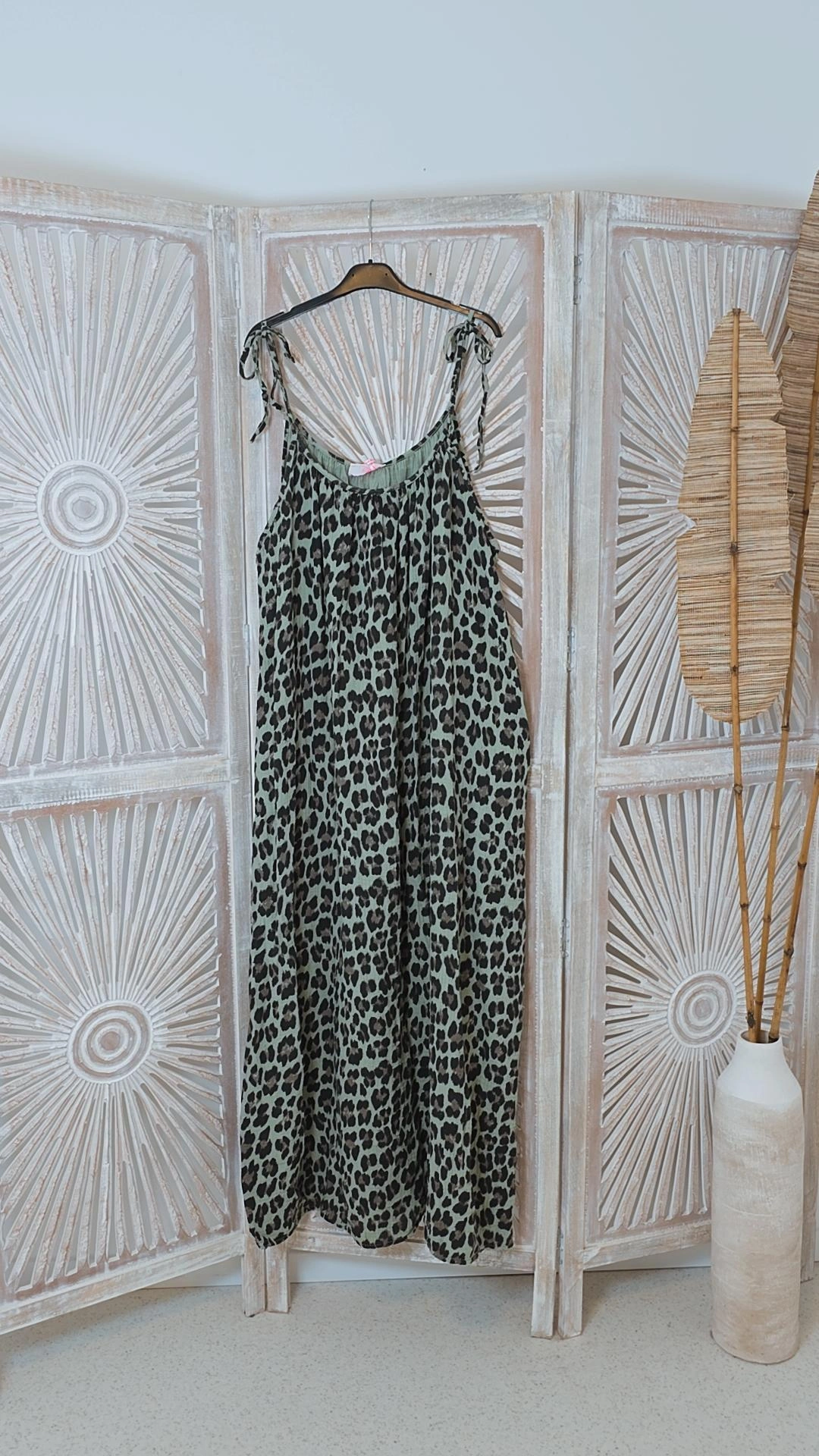 Matcha-Taupe