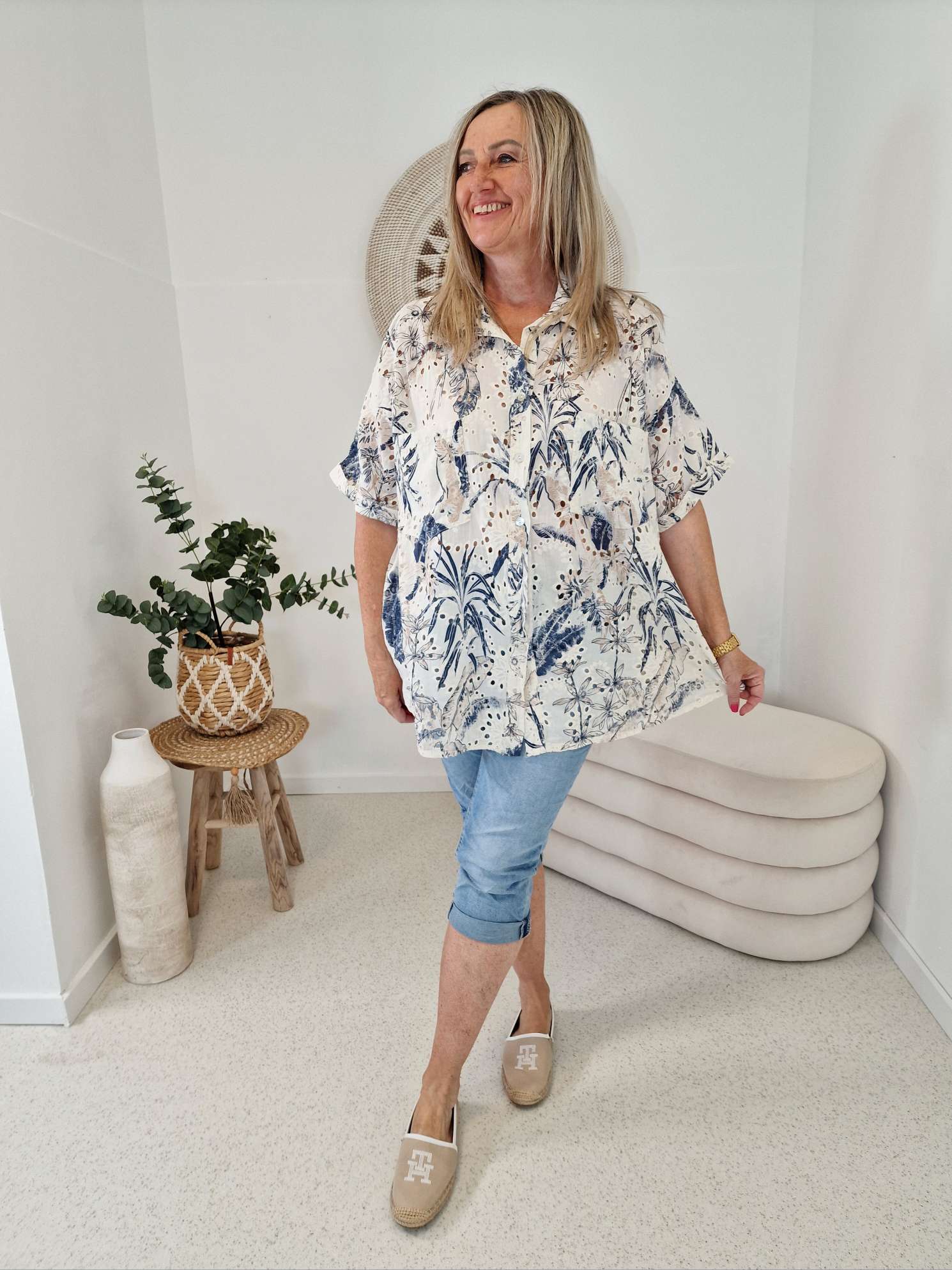 LOCHSTICKEREI BLUSE ROMANCE DUNKELBLAU Oversize 34-42/44 Hemd Hemdbluse Baumwolle LOCHSTICKEREI BLUSE ROMANCE DUNKELBLAU Oversize 34-42/44 Hemd Hemdbluse Baumwolle
