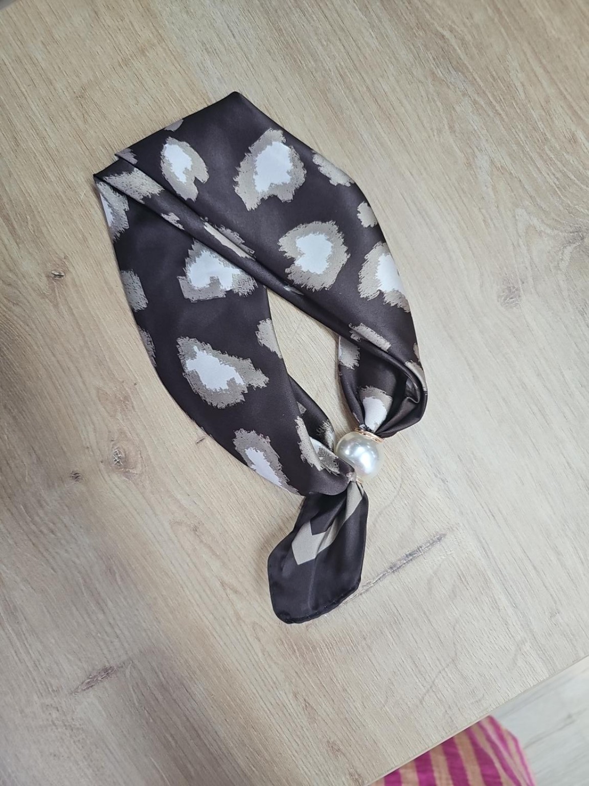 Tuchkette Evania LEO Perlenverschluss