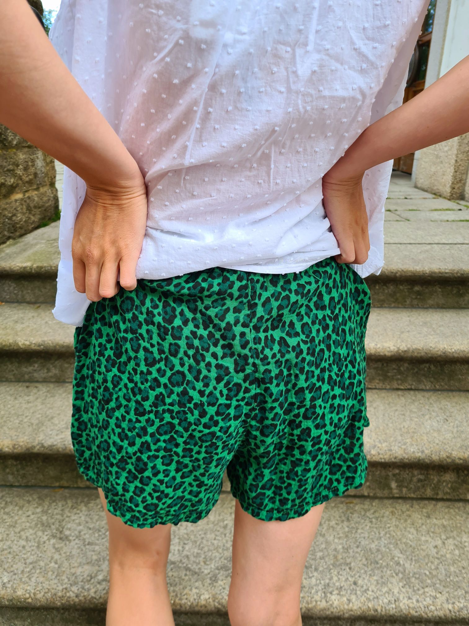MUSSELIN SHORTS NERO LEO GRÜN 34-40/42 Made in Italy PANT kurze Hose Sommerhose Hotpants LEOPARD MUSSELIN SHORTS NERO LEO GRÜN 34-40/42 Made in Italy PANT kurze Hose Sommerhose Hotpants LEOPARD