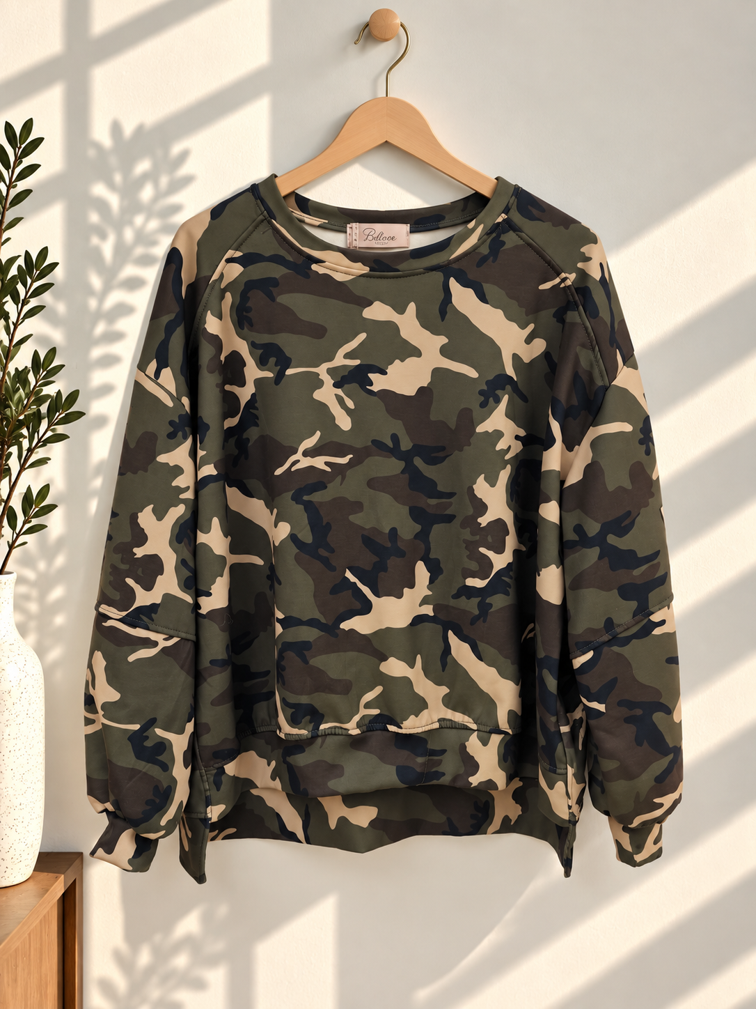 🤎 Camouflage Butterstoff Oversize Sweatshirt mit Statement-Patch | SW0100 | Made in Italy