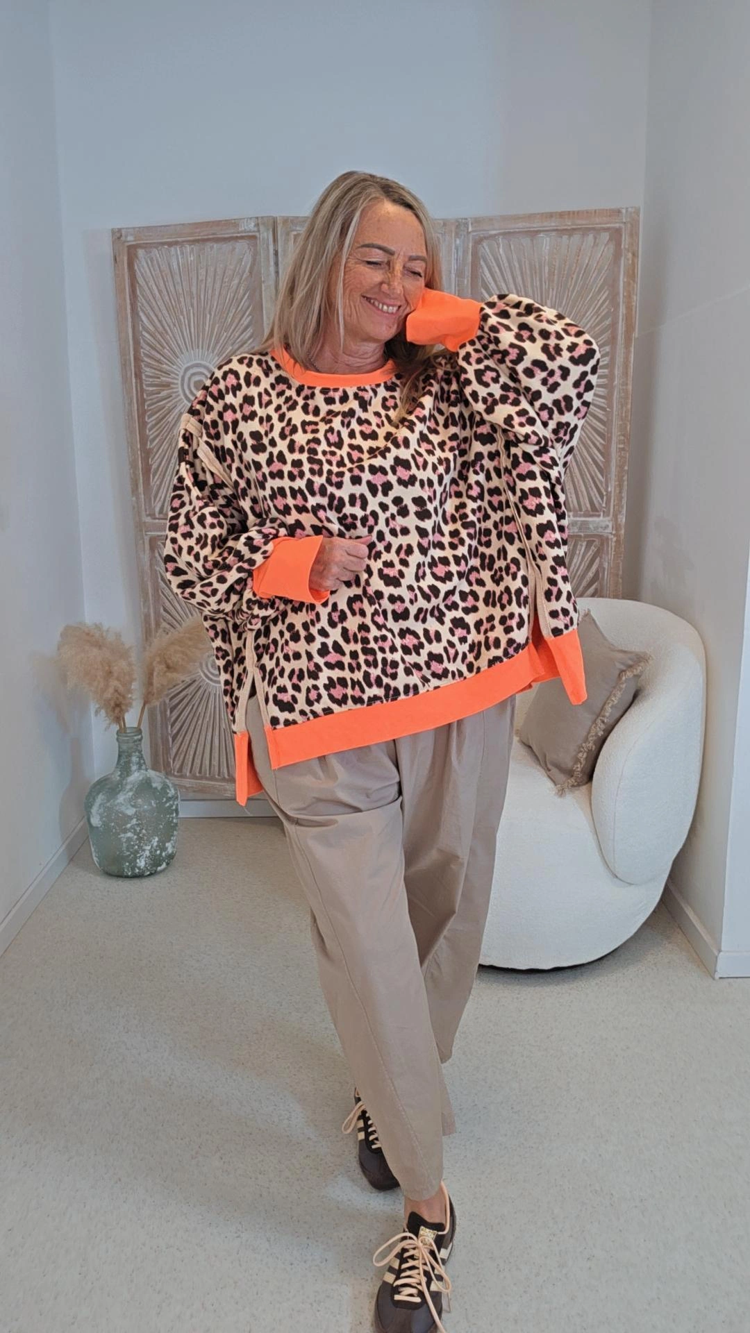 OVERSIZE SWEATER CARLOTA LEO NEONDETAILS Made in Italy 34-44/46