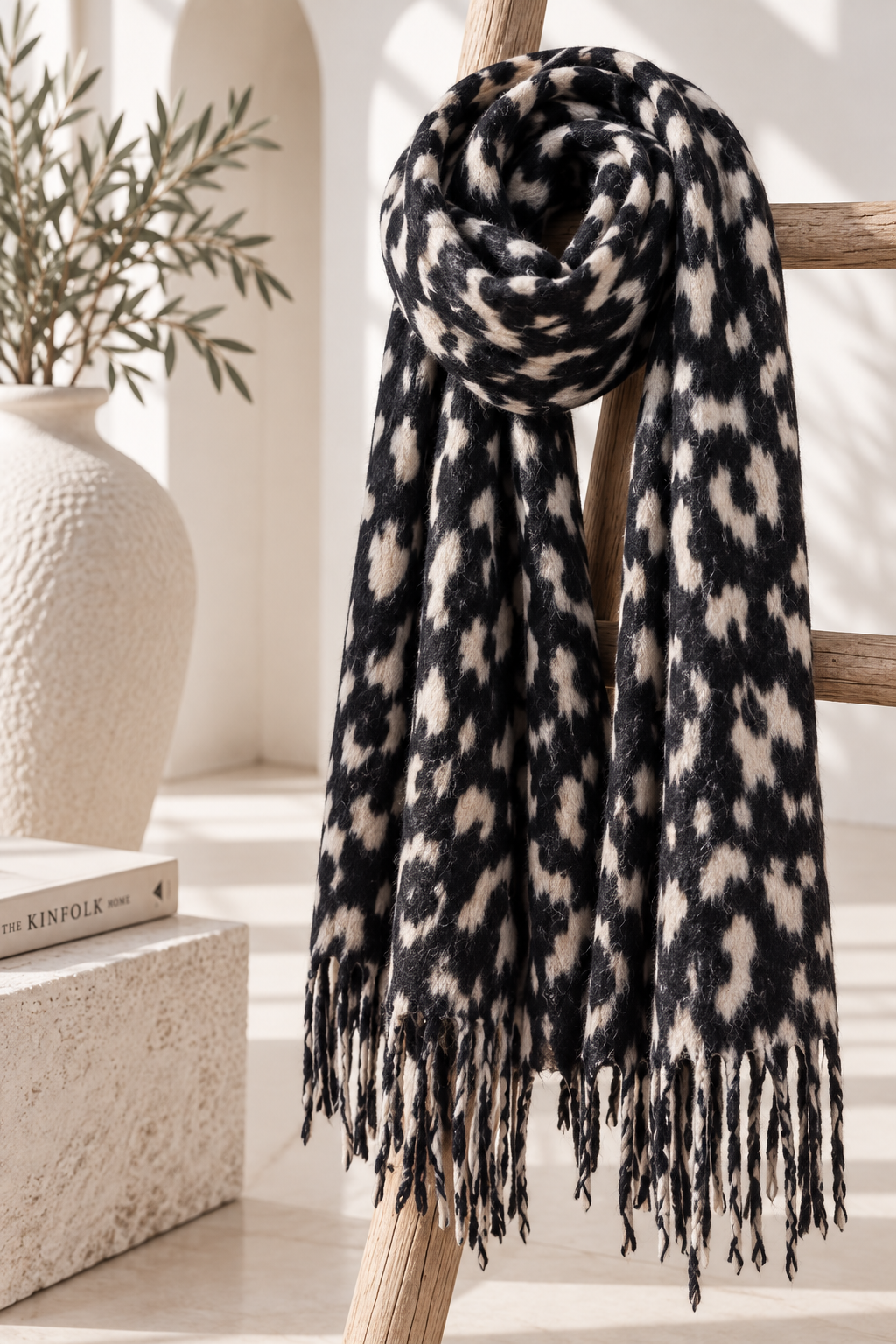 Kuscheliger Leo-Schal · 70 × 190 cm · 20 % Wolle · Made in Italy