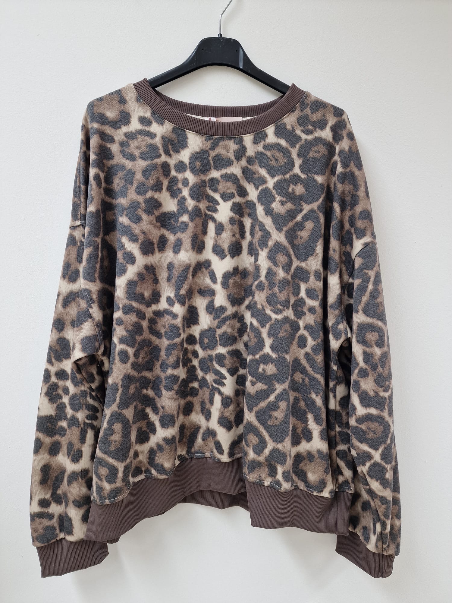 Leo Sweatshirt – butterweich & lässig | Made in Italy 🐆🤎 SW0102 Gr 34-42
