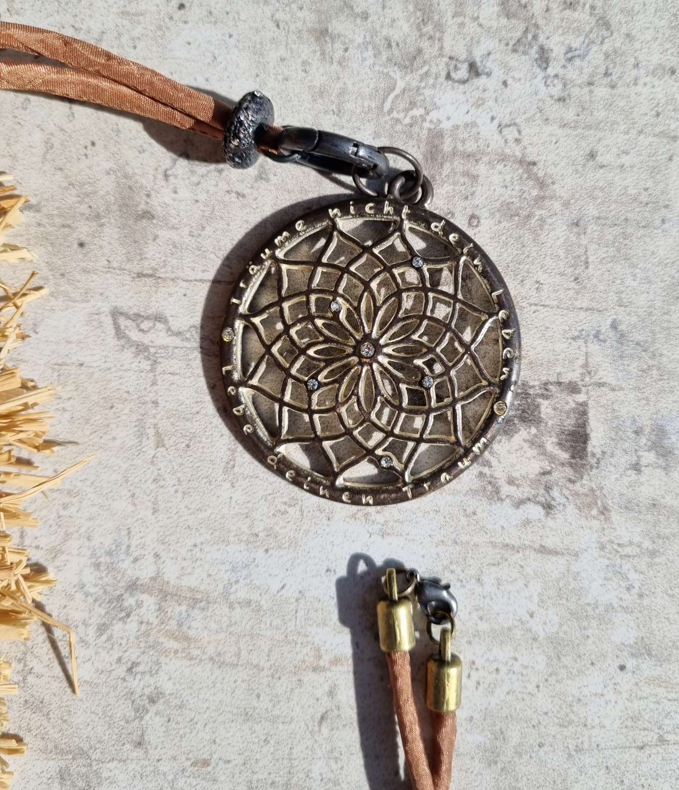 NECKLESS TRÄUME TRAUMFÄNGER lange Wechselkette BRAUN Seide SAHARA Halskette Kette Amueltt NECKLESS TRÄUME TRAUMFÄNGER lange Wechselkette BRAUN Seide SAHARA Halskette Kette Amueltt