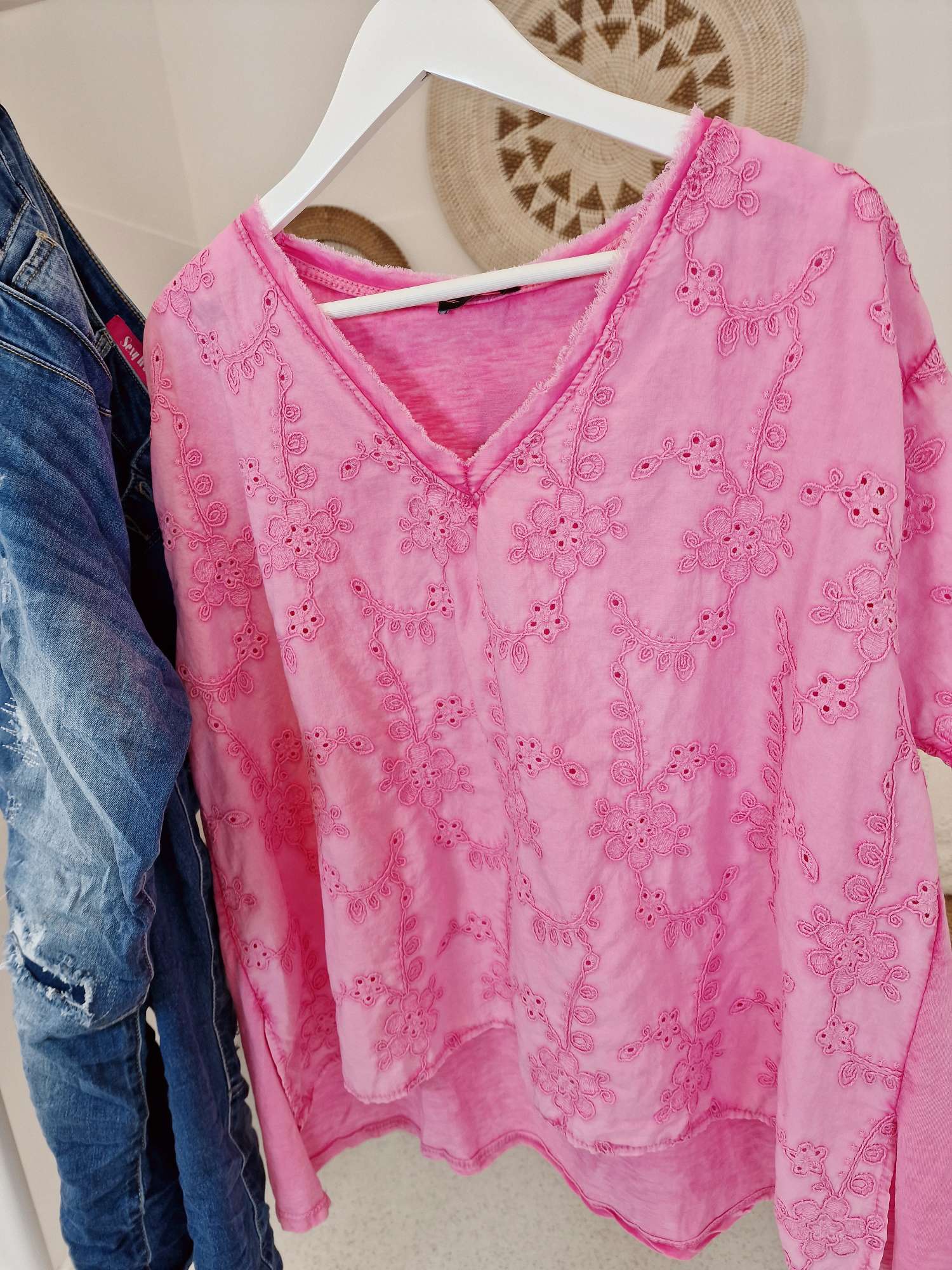 T-SHIRT AMALFI LOCHSTICKEREI PINK 34-42 Made in Italy Basic Kurzarm Shirt Oberteil T-SHIRT AMALFI LOCHSTICKEREI PINK 34-42 Made in Italy Basic Kurzarm Shirt Oberteil