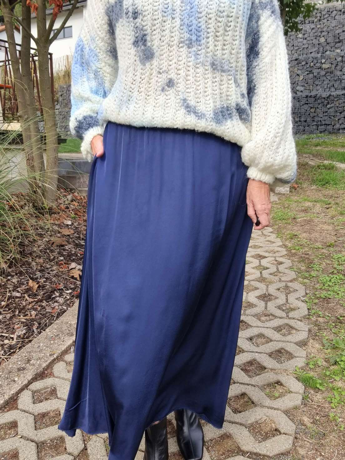 EDLER SILK SKIRT ERIKA BLAU Satin Rock Seiden Mix Made in Italy Sommerhose 34-40 EDLER SILK SKIRT ERIKA BLAU Satin Rock Seiden Mix Made in Italy Sommerhose 34-40