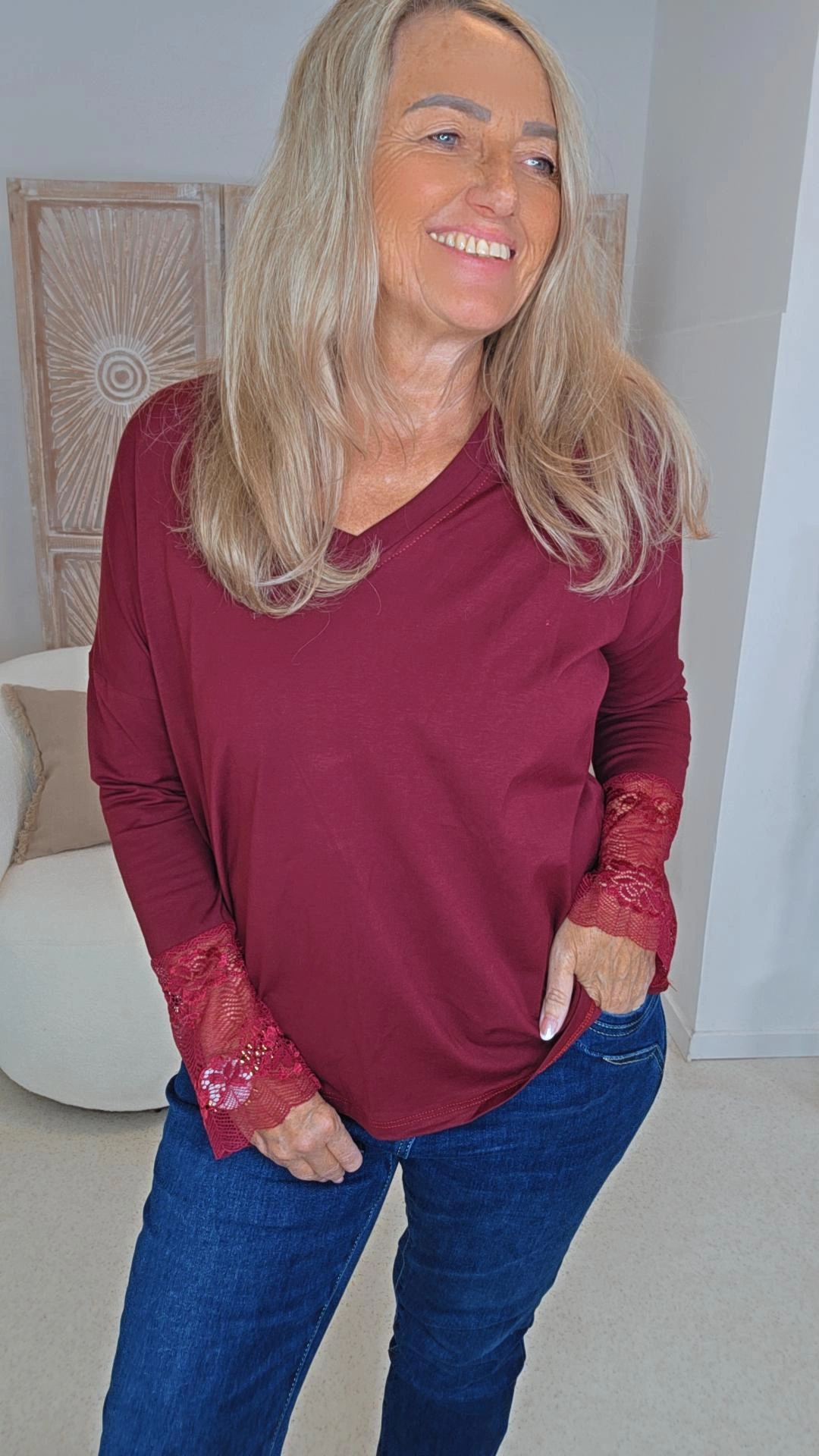 SHIRT RAMONA mit Spitze am Ärmel 34- 42/44 Made in Italy Longsleeve/Langarm mit V-Ausschnitt