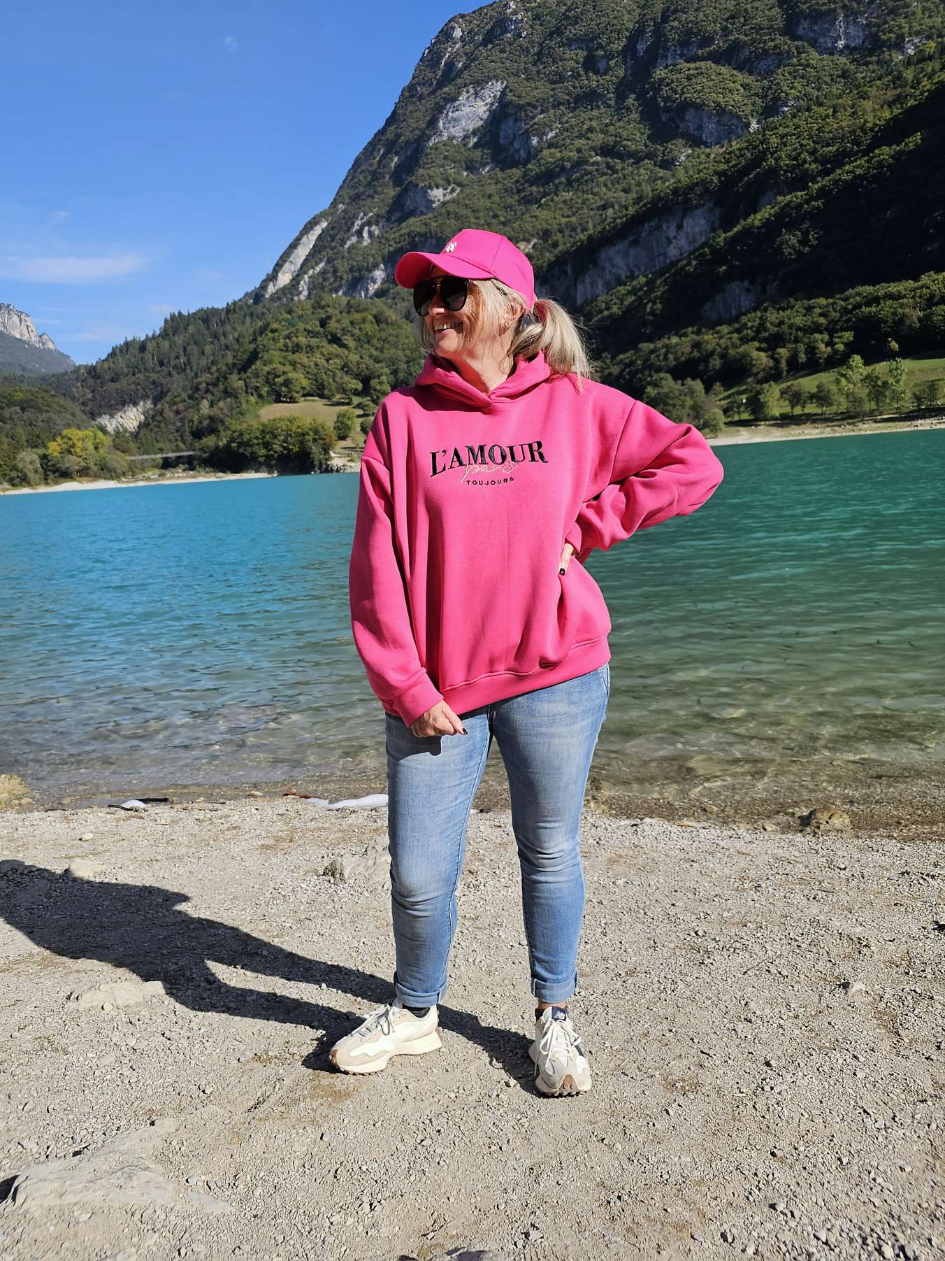 BASIC HOODIE PARIS Made in Italy 34 - 42 BASIC HOODIE PARIS Made in Italy 34 - 42