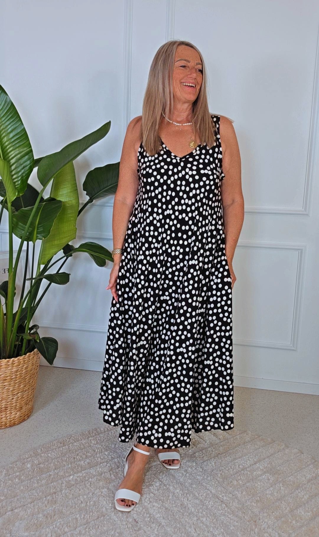 PÜNKTCHENKLEID VIVIAN ÄRMELLOS LANG 34-42/44 Made in Italy